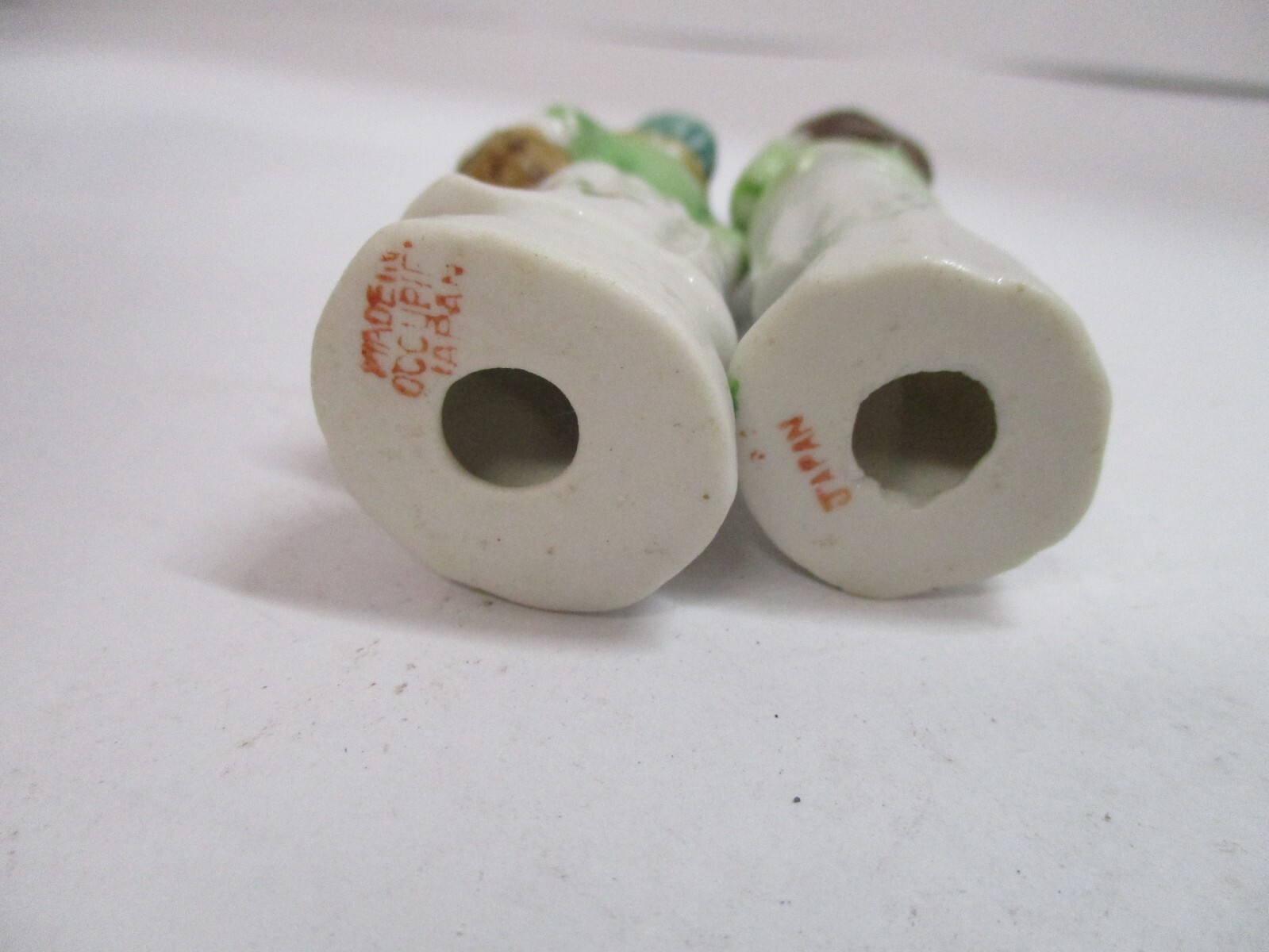2 Little Occupiied Japan Porcelain / Ceramic Figurines