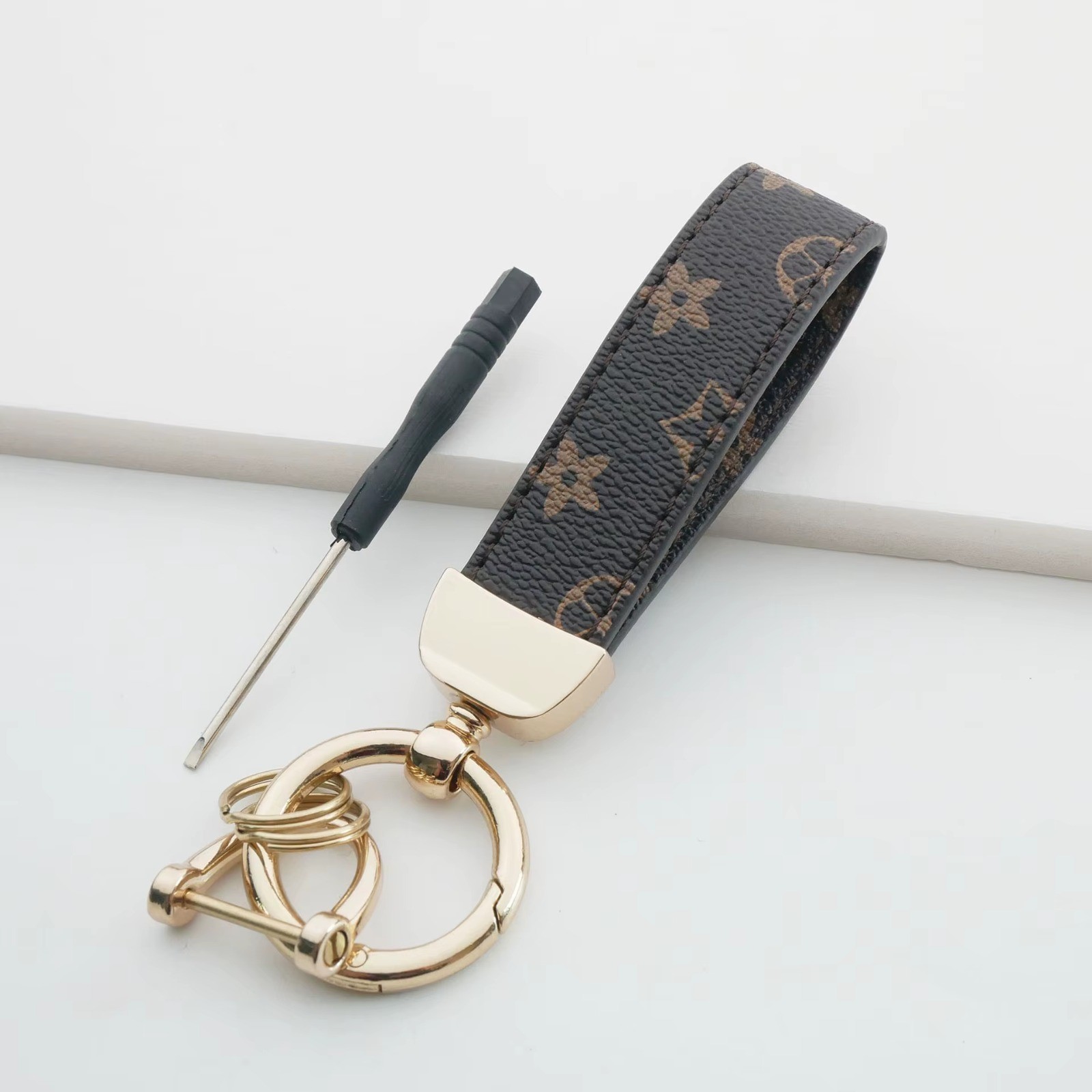 Fashion Luxury Keychain Car key holder – NEW – Fast shipping – US Seller