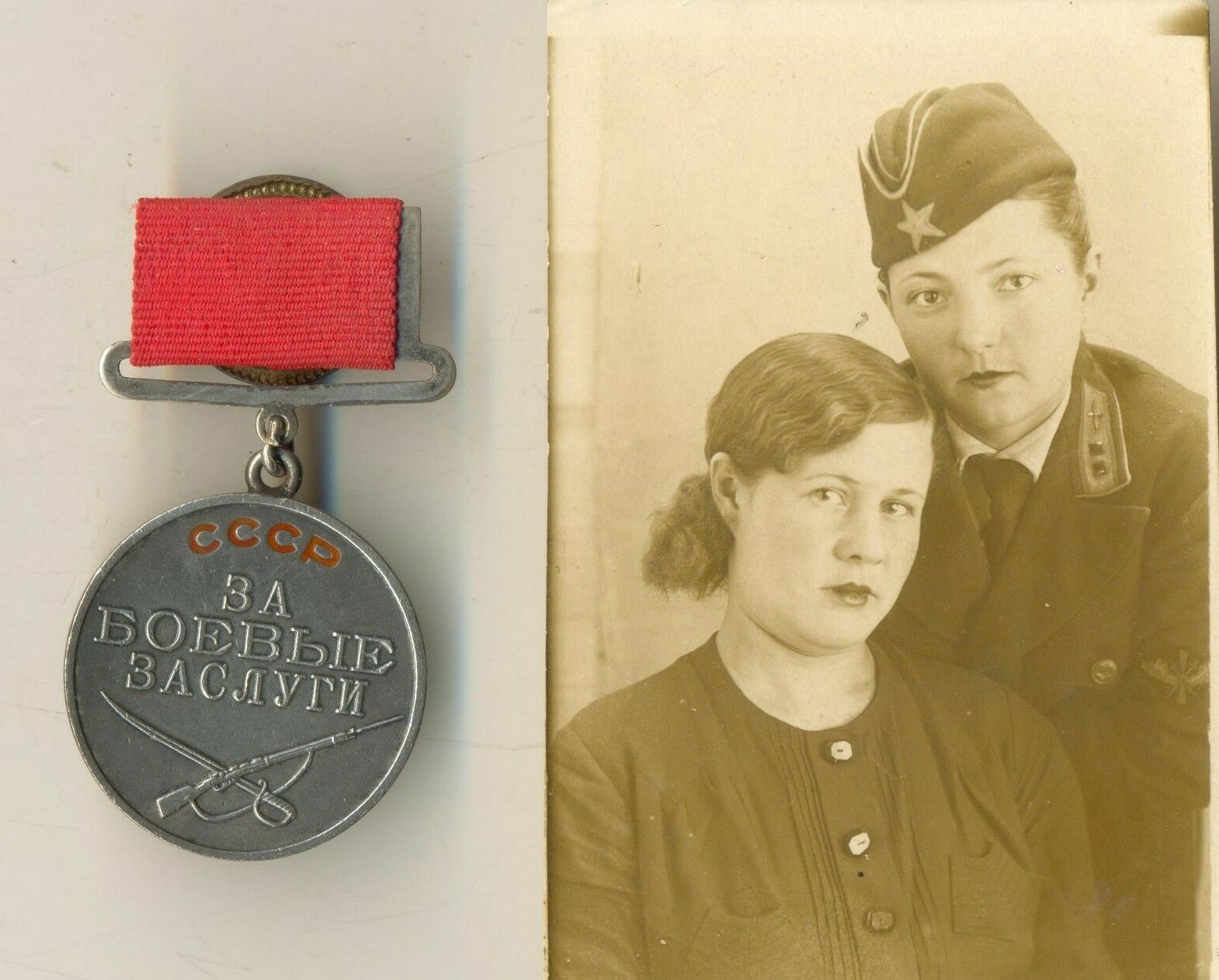 Red Soviet star Courage banner Medal For Combat Merit Female Navy Nurse (1072)