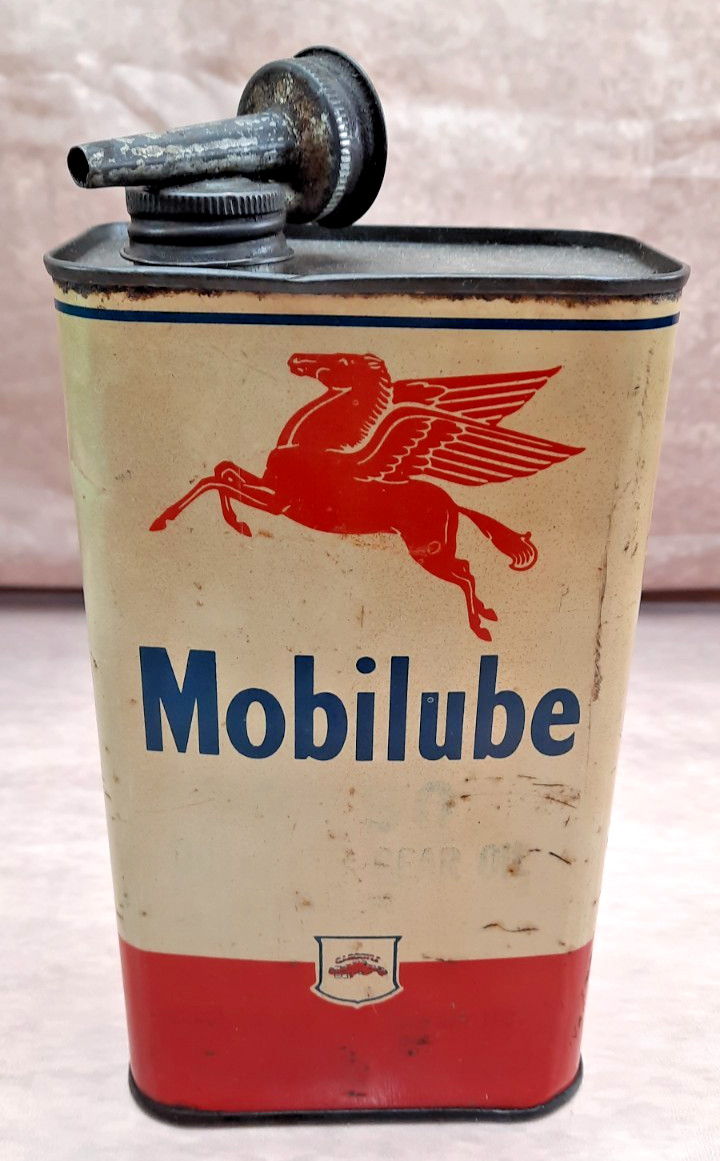 Vintage Mobilube Pegasus Gear Oil Can/ Spout Included 1940’s-1960’s