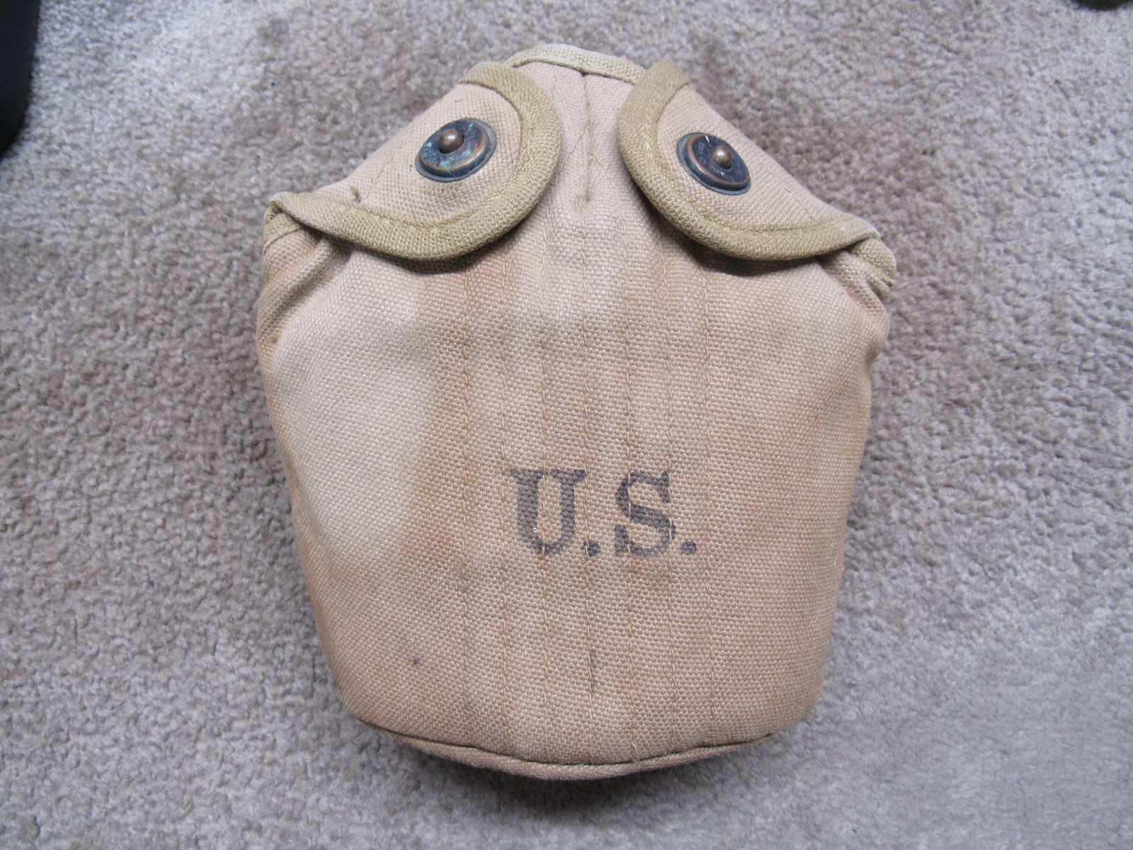 US WW2 Canteen Cover M1910 JA SHOE Mfg 1942 Early War Khaki Canvas Stained