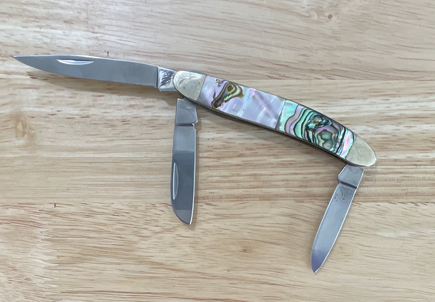 3-Blade Slipjoint Pocketknife Shell Handle, SS, Manual, Clip Point/Pen