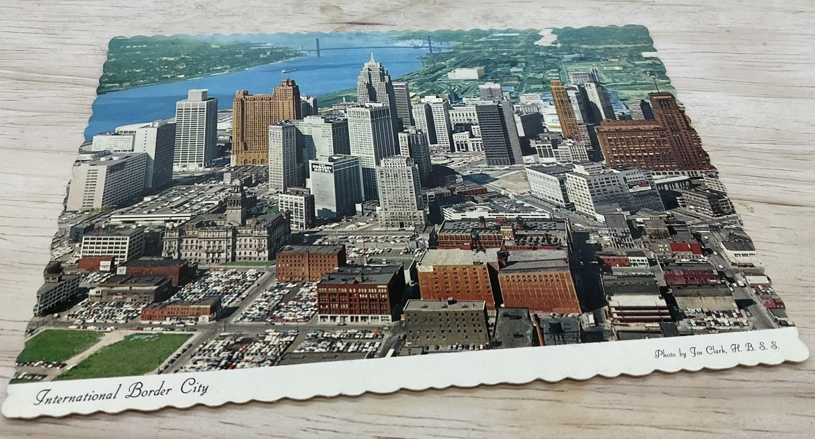 Vintage International Border City Detroit Photochrome Postcard 5.5×3.5 In