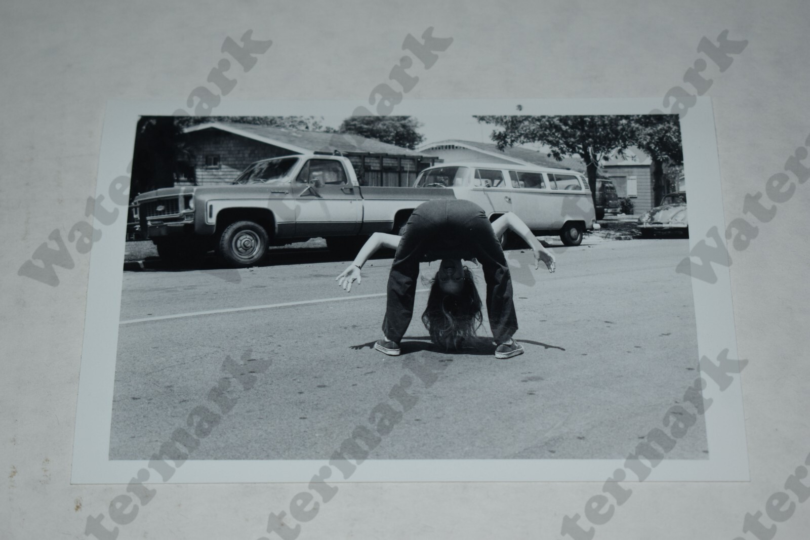 1975 skateboarding candid skater action shot VINTAGE PHOTOGRAPH Ce22