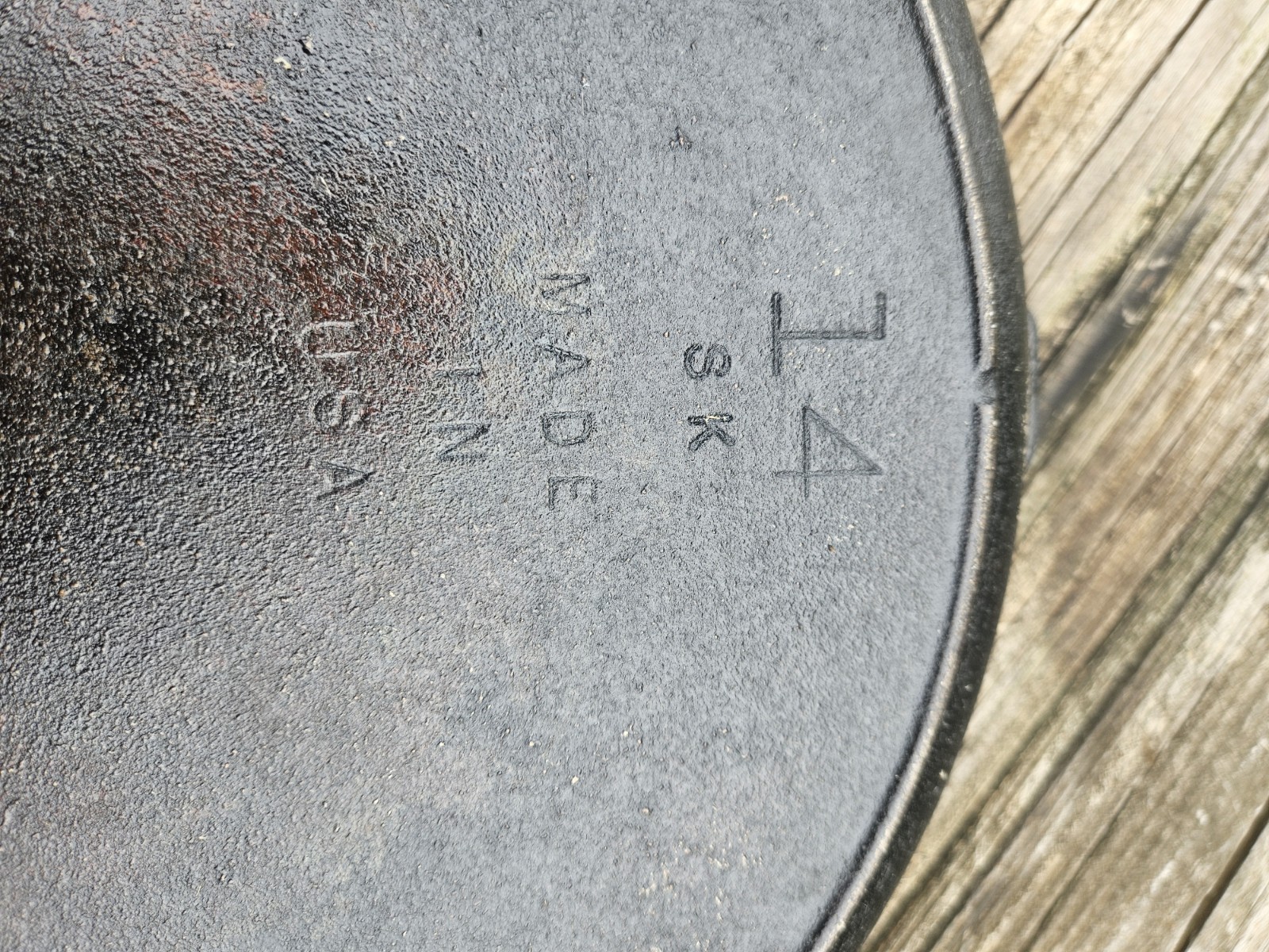 AWSOME VINTAGE CAST IRON No 14 #14 3 NOTCH LODGE SKILLET – GREAT CONDITION