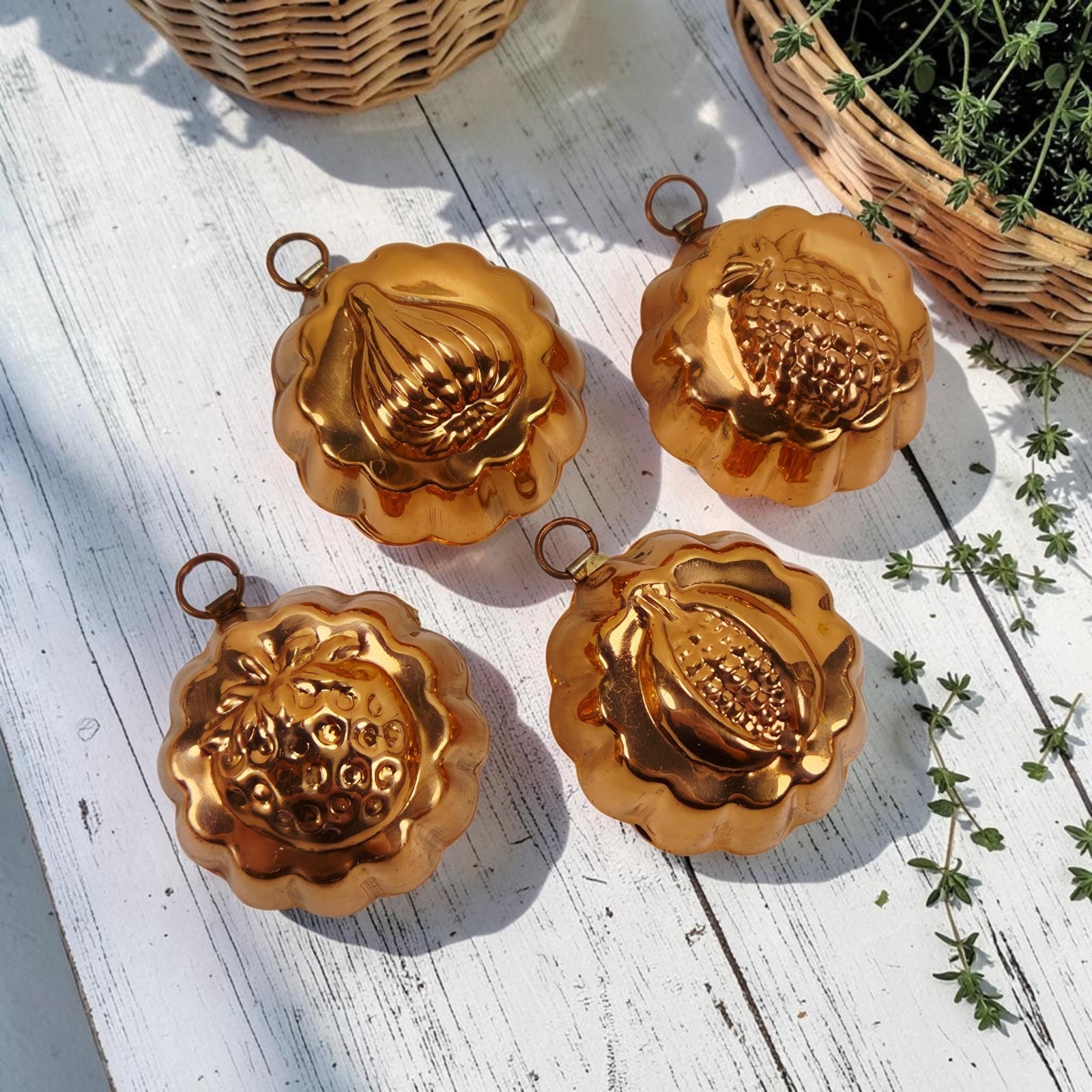 4 VTG Mini Copper Tin Lined Molds Fruit Vegetable Scalloped Edge Wall Hanging 2″