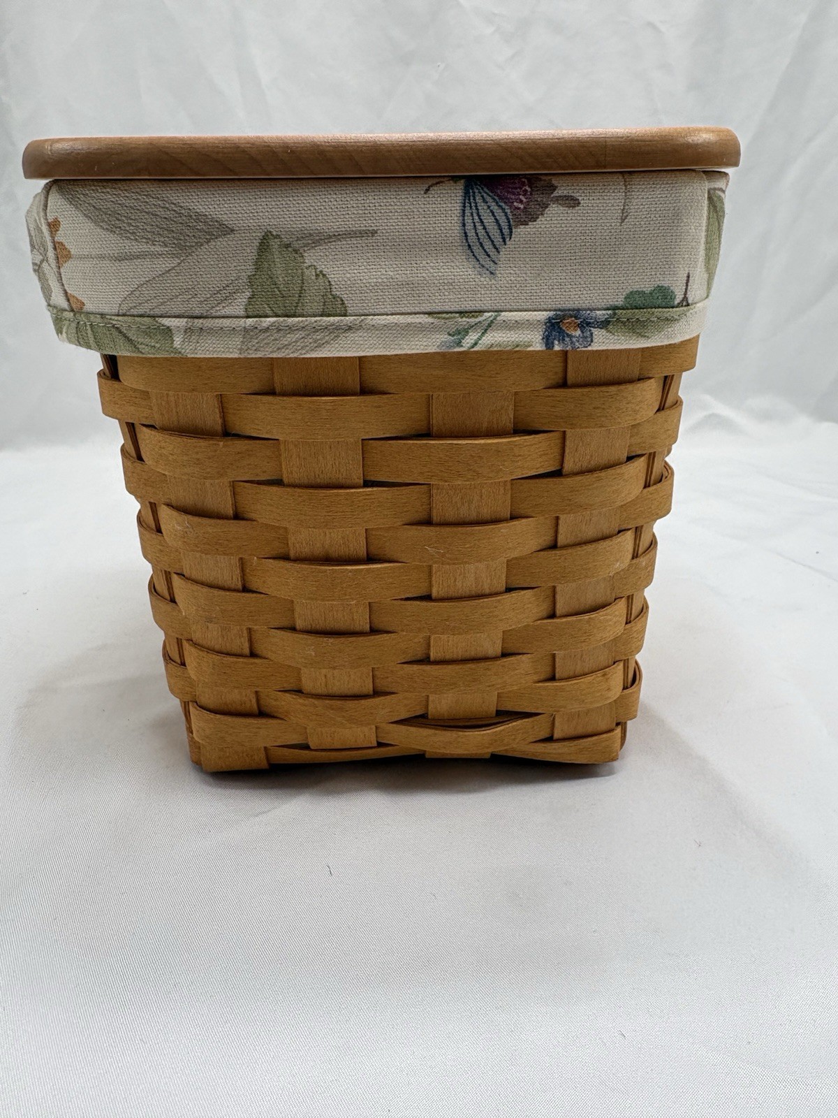 Longaberger Tissue Basket Holder WoodCrafts Lid Handwoven 2001 USA