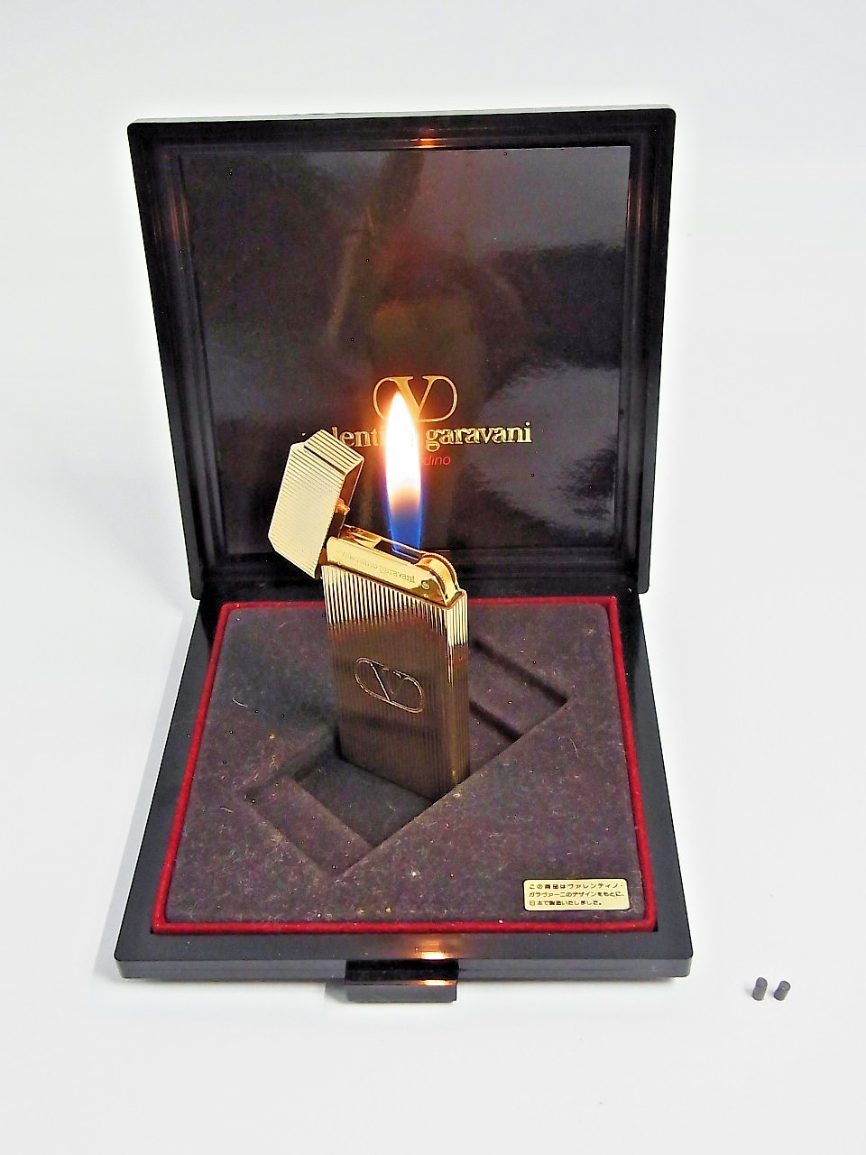 Working Valentino Garavani Gas Lighter with Box & flint