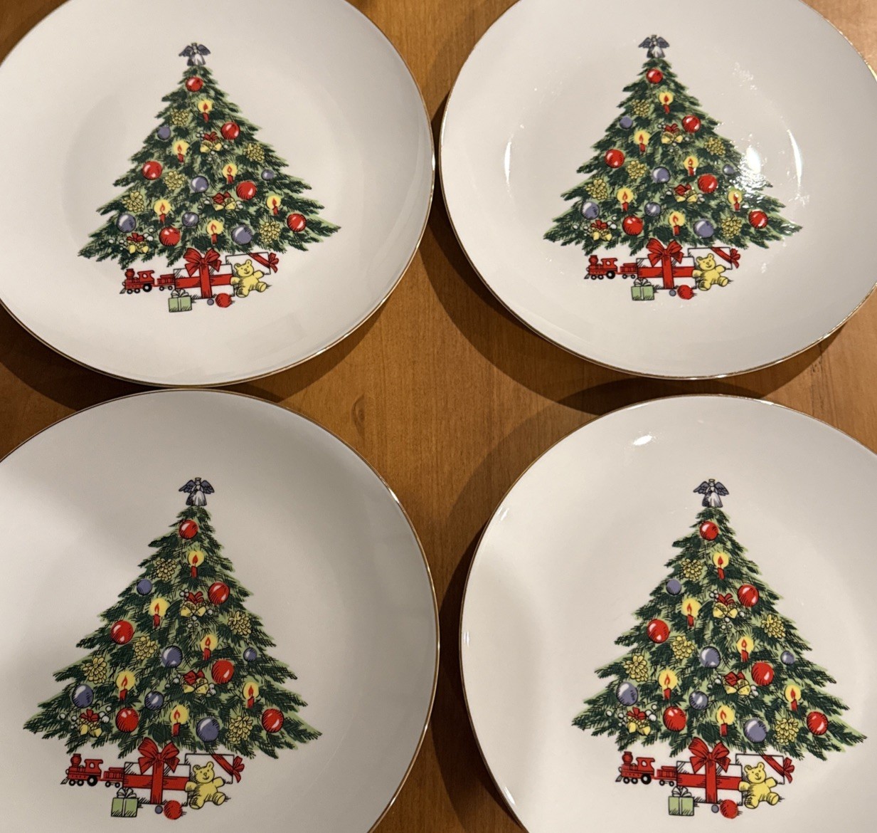 Christmas Treasure Dinner Plates Set of 4 10.5” Vintage Jamestown China Gold Rim