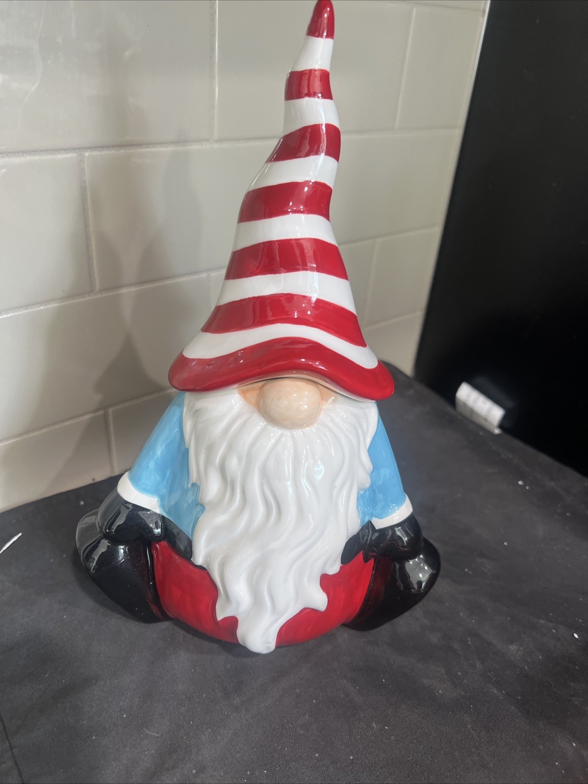 Whimsical Cupboard 10 Strawberry Street Xmas Gnome Cookie Jar 11 1/2″ Tall New