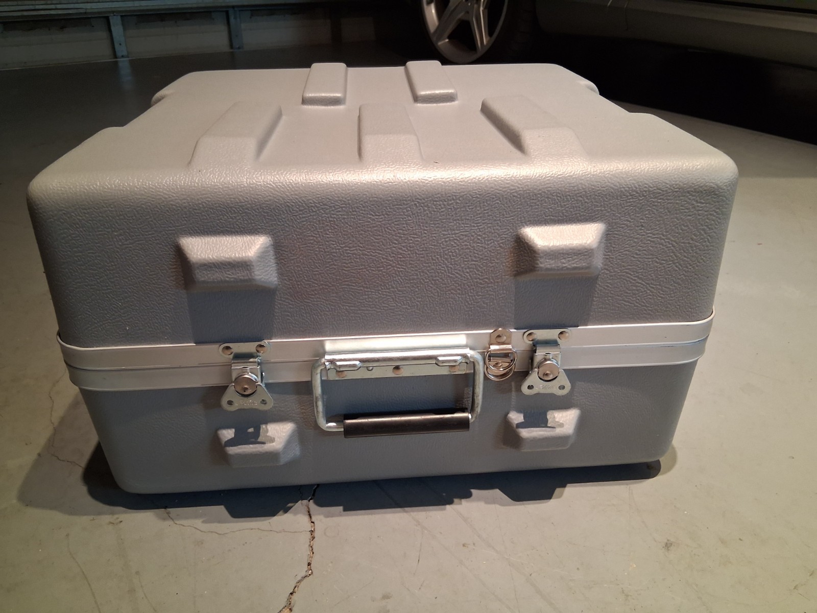 CH Ellis Large hard case 20X20X12 with Foam FREE SHIP