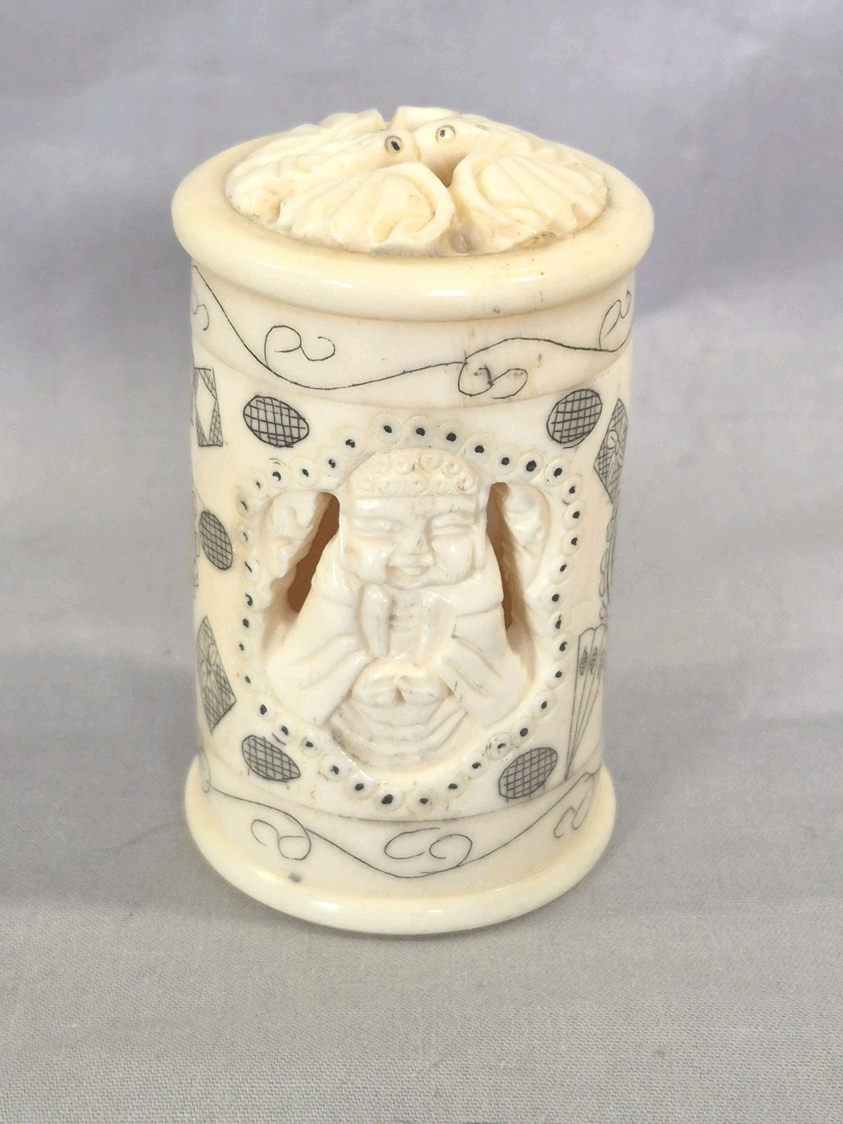 Antique Chinese Scrimshaw Decorated Lidded Canister/Jar