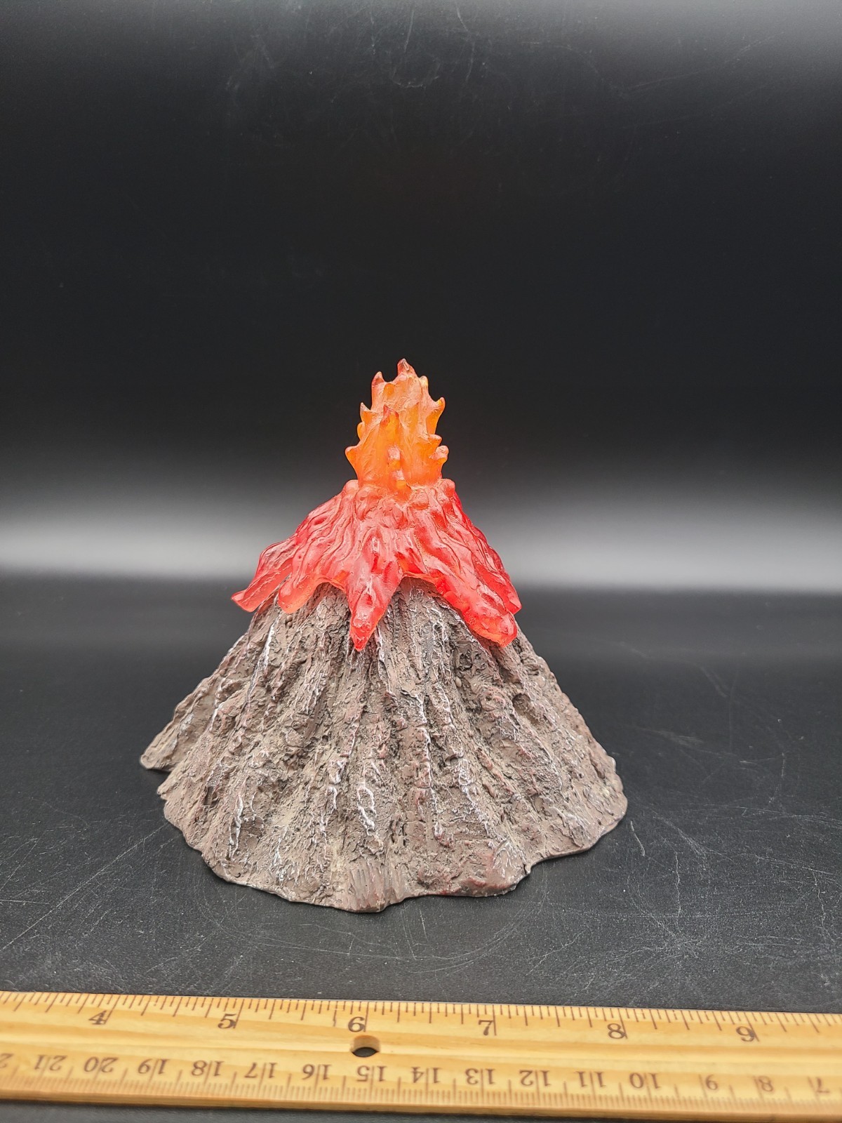 Ganz Volcano Light 5″ Nightlight Replaceable Batteries