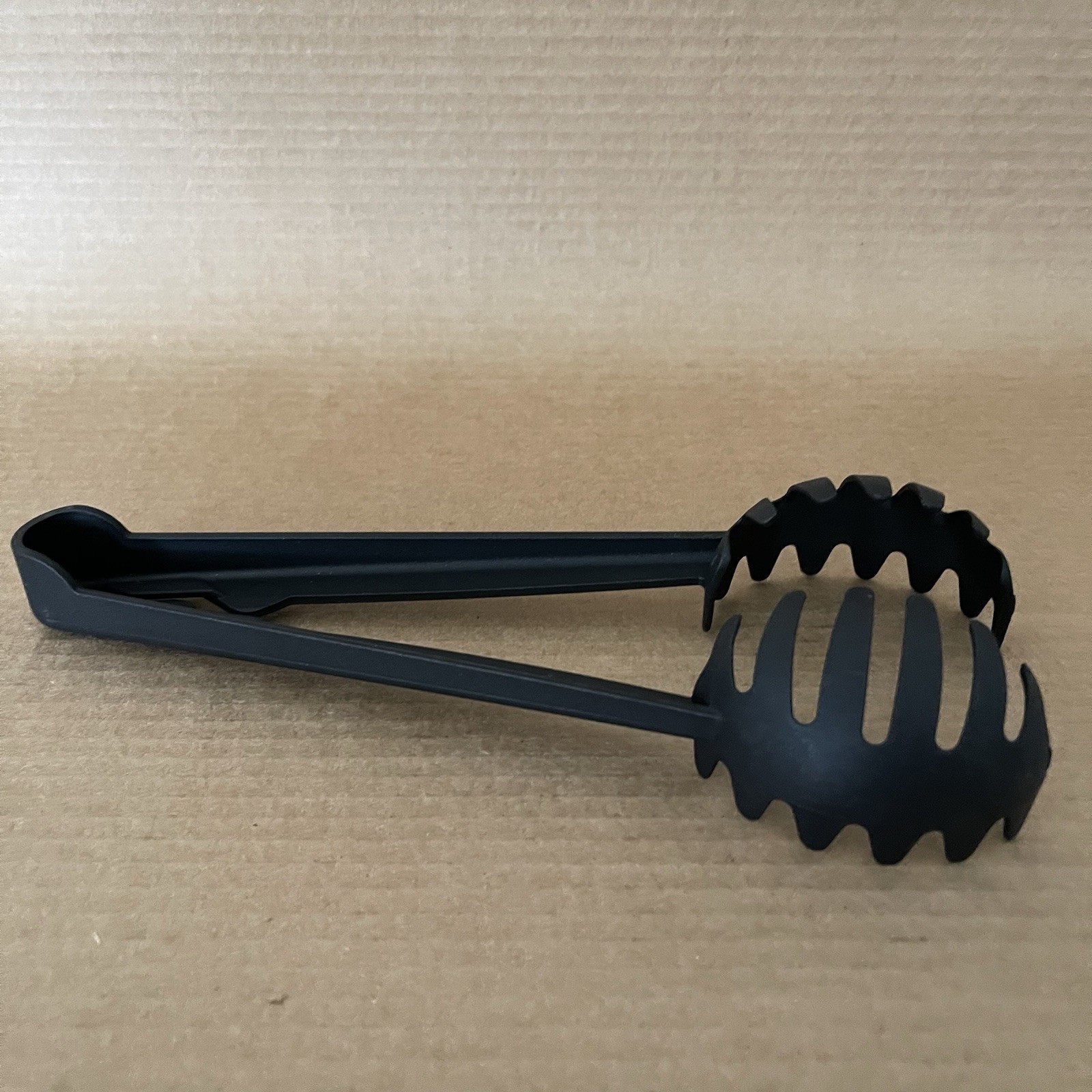 Tupperware Pasta Tongs Claw Grabber Spaghetti Utensil Black #4229