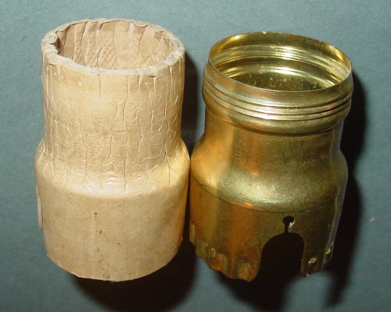 Vintage Bryant Brass Fluted Shell Lampholder Push Key Fat Boy Socket Set USA NOS