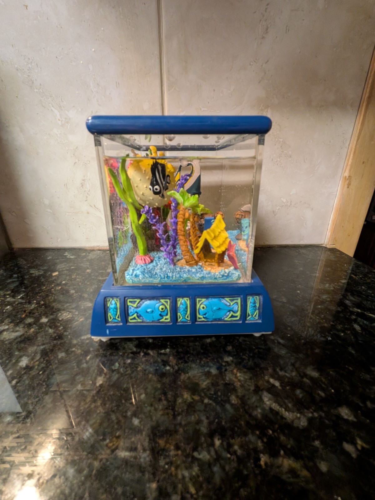 RARE Disney Finding Nemo Snow Globe Music Box Fish Tank Tiny Bubbles READ