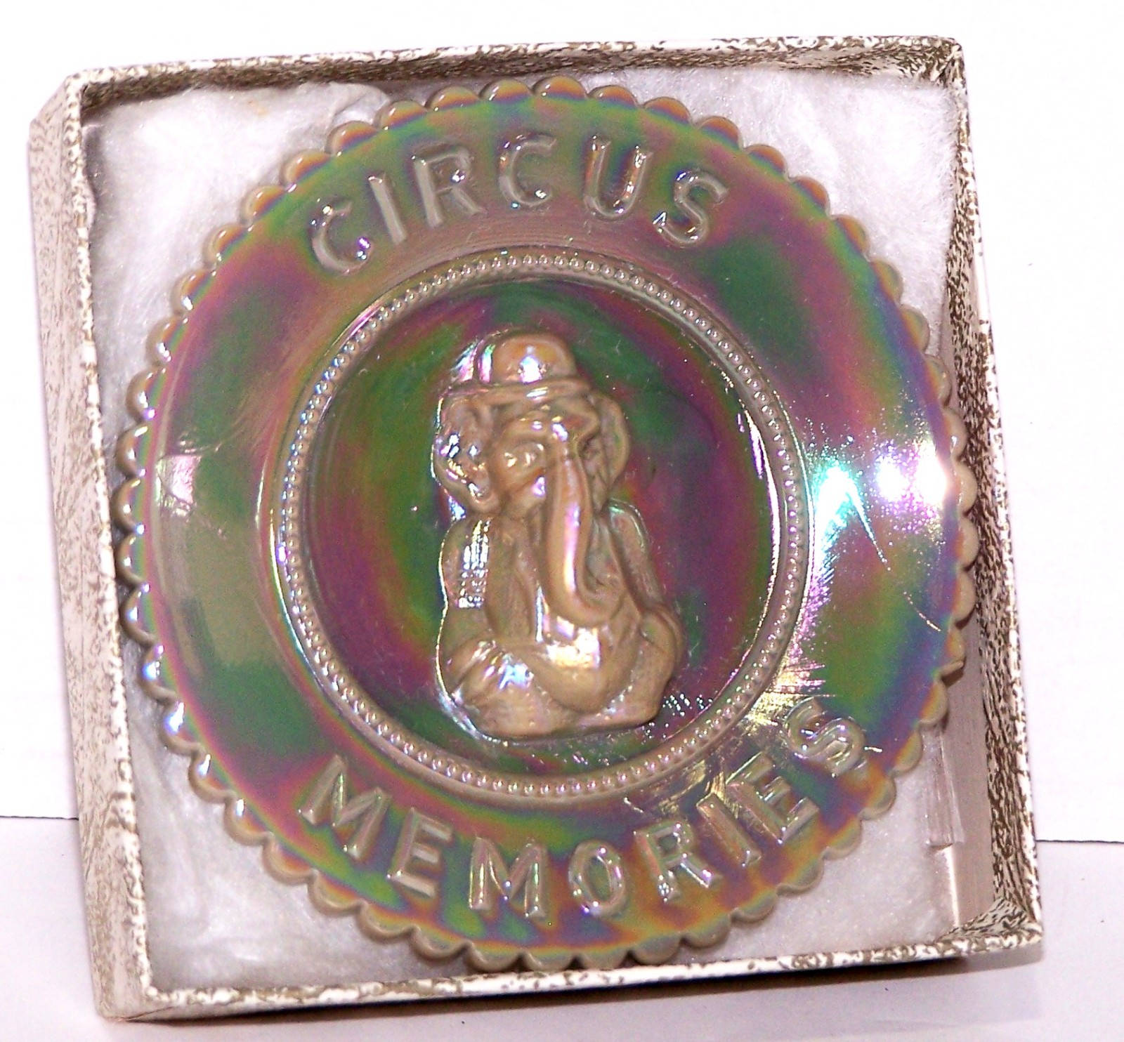 NEW 1983 Plate SUMMIT Art Glass ELEPHANT 3½” Iridescent GRAY Circus Memories