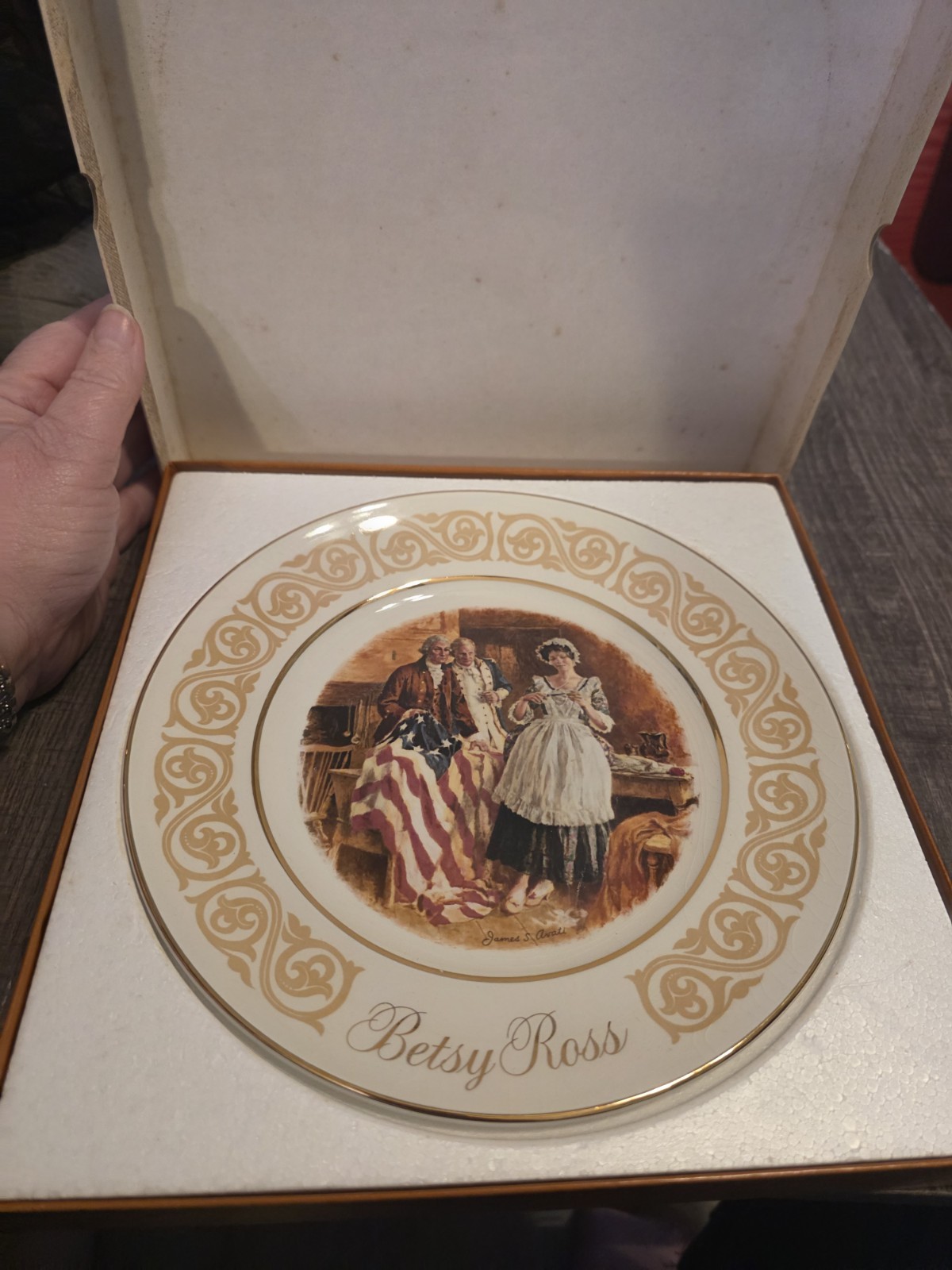 Collectable Betsy Ross Plate NOB- Made in England