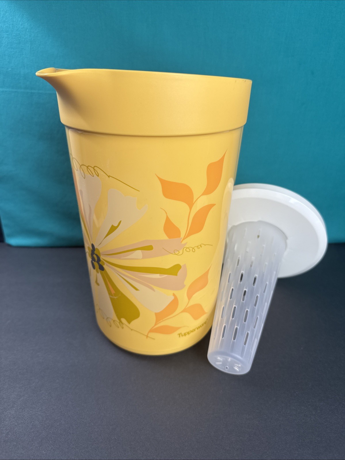 Tupperware Impressions Classic Push Button Pitcher 1gal /4qt Tropical Flower