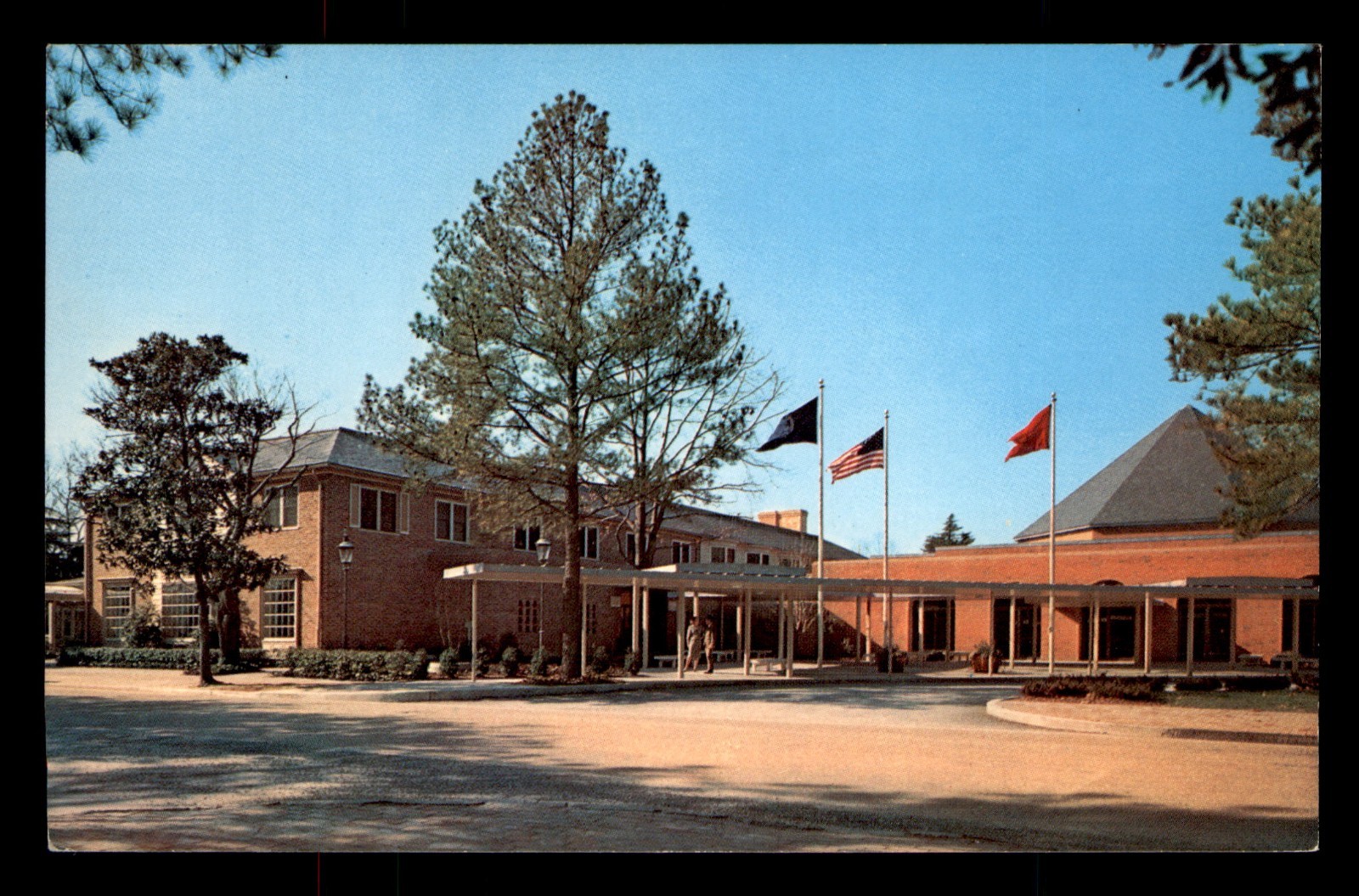 Williamsburg Lodge Virginia VA Flags People Unp Postcard