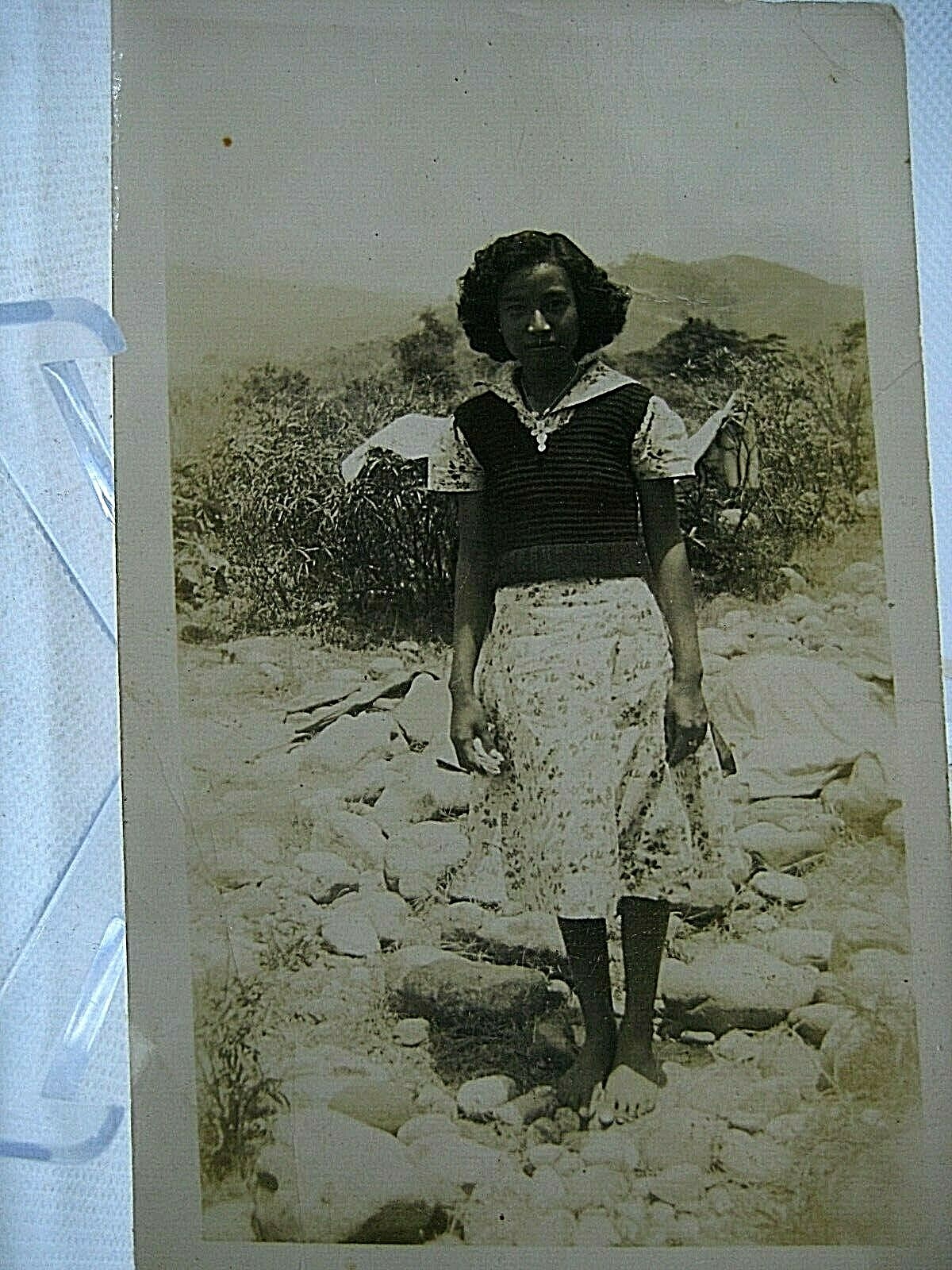 OP390 ORIGINAL found photo 1930s/40s? black girl standing on rocks mountains