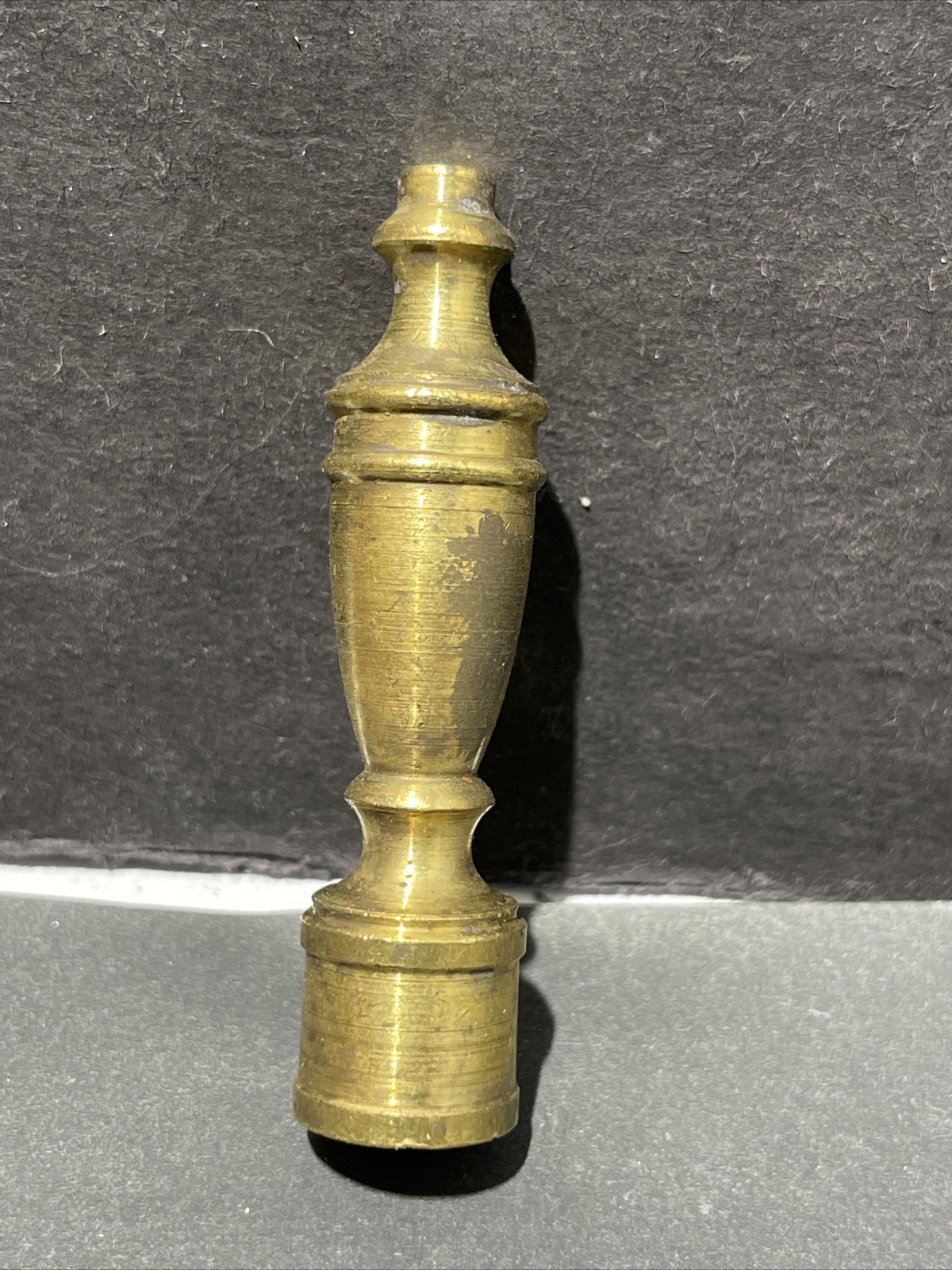 VTG UNFINISHED 2 1/2′ TALL LAMP FINIAL WITH 1/8-27 IPS THREAD 3/8 DIAMETER