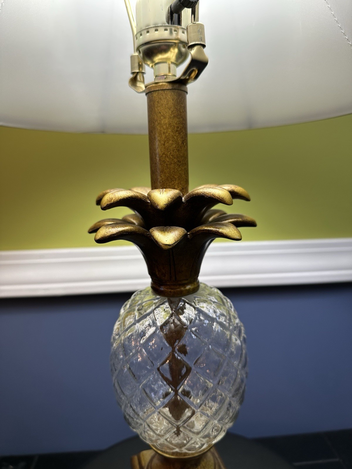 Glass Pineapple Cross-Cut Table Lamp Gold Tone Accents 24” Beach House Tropical