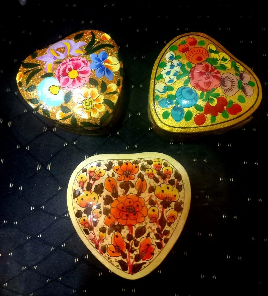 Gorgeous 3″ Kashmir Hand painted Paper Mache Trinket Jewelry Box Mother’s Day