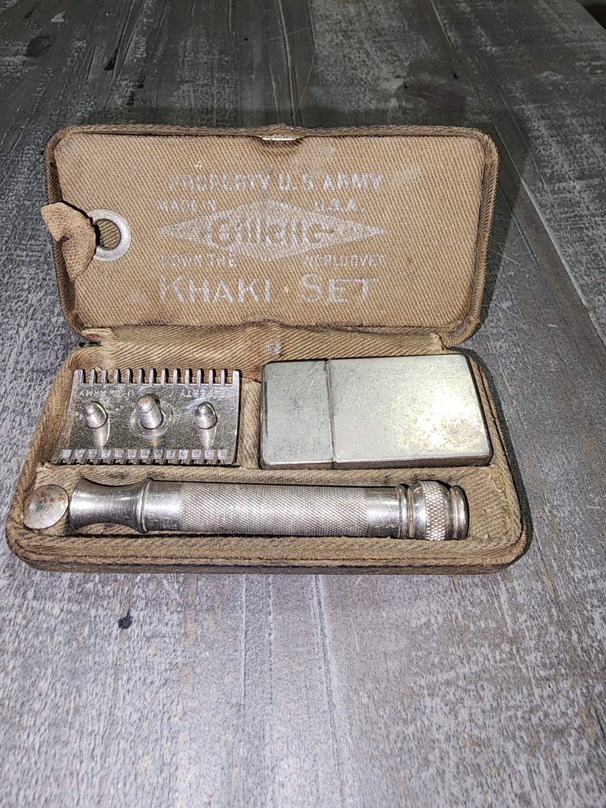 WWI US Army Property Khaki Shaving Kit w/ Gillette Razor + Blades + BONUS Pins