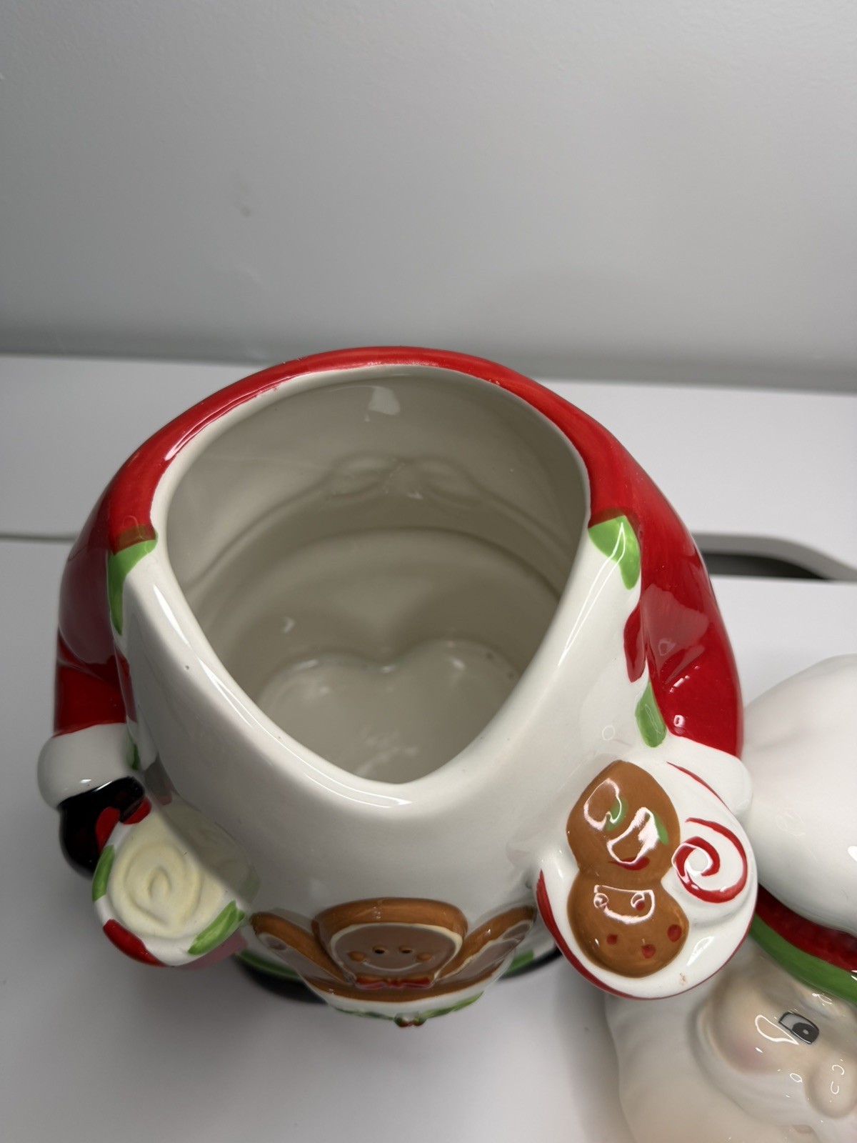 Sleigh Bell Bistro Ceramic Santa With Gingerbread Man Cookie Jar 60oz