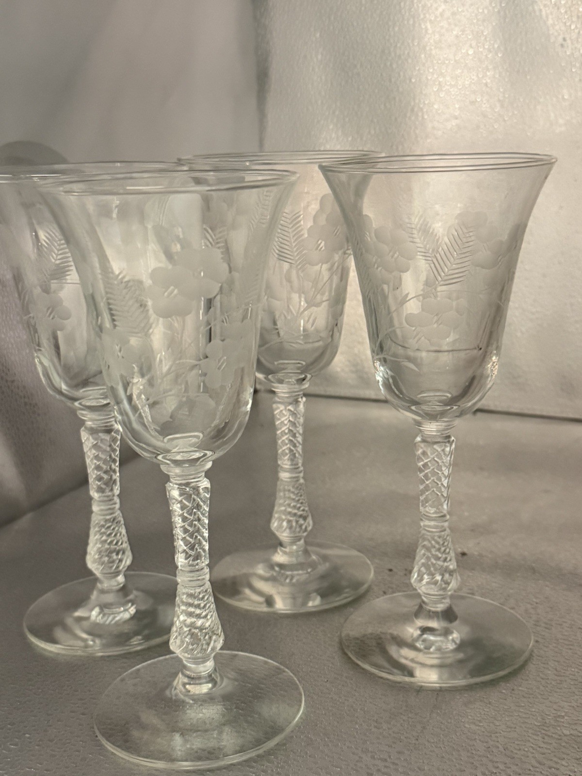 Vintage Set of 4 Tall Etched Crystal Wine Water Goblets Glasses – 8 3/8″ Tall