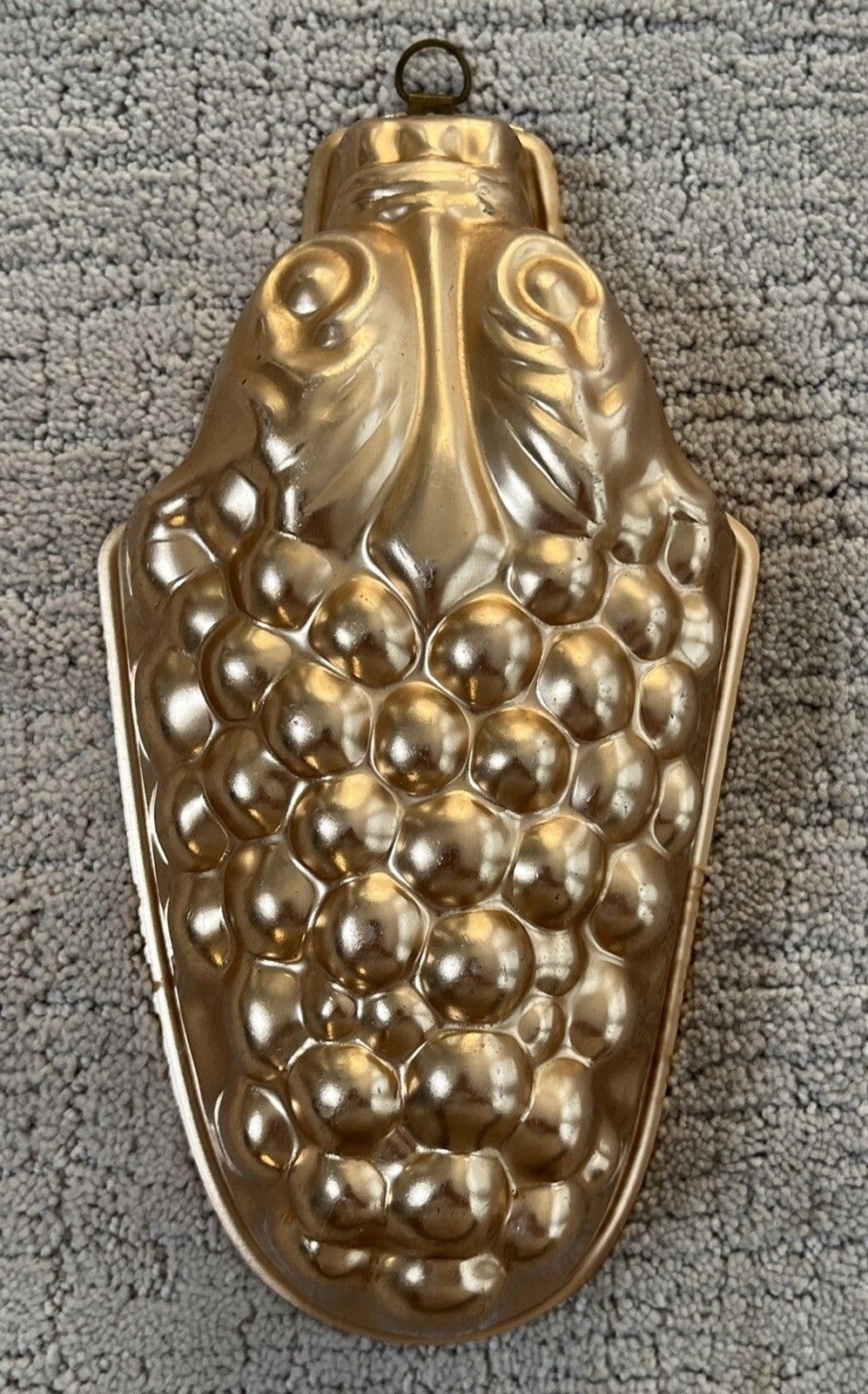 COPPER colored GRAPES MOLD 10″ inch pan wall hanging art kitchen farmhouse….