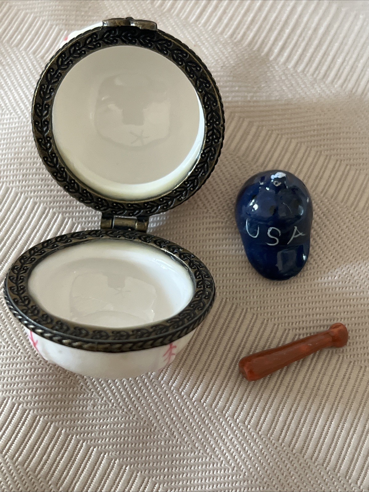 Baseball Hinged Porcelain Trinket Box Pill Box Jewelry Vintage Rare w/cap & bat