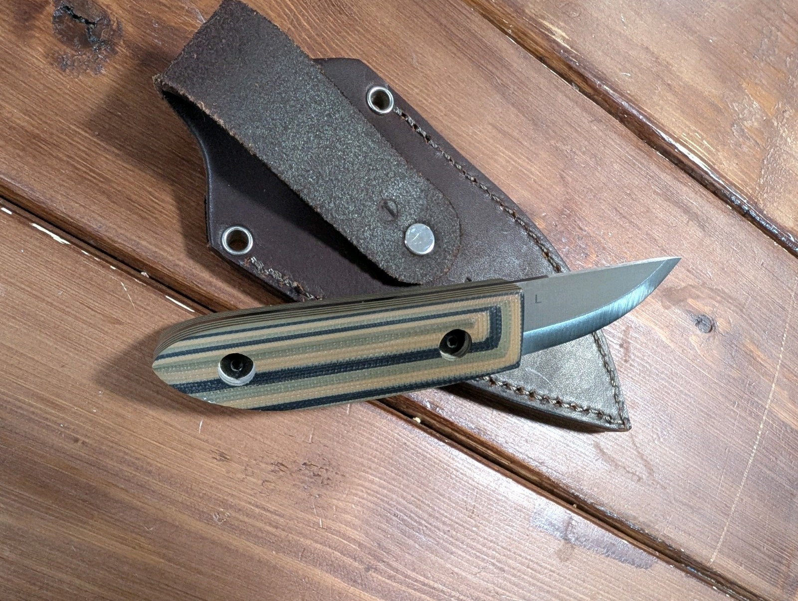 Woods Monkey Kerf Carver L.T. Wright -AEBL Steel – Scandi Grind Camo G10 Handle