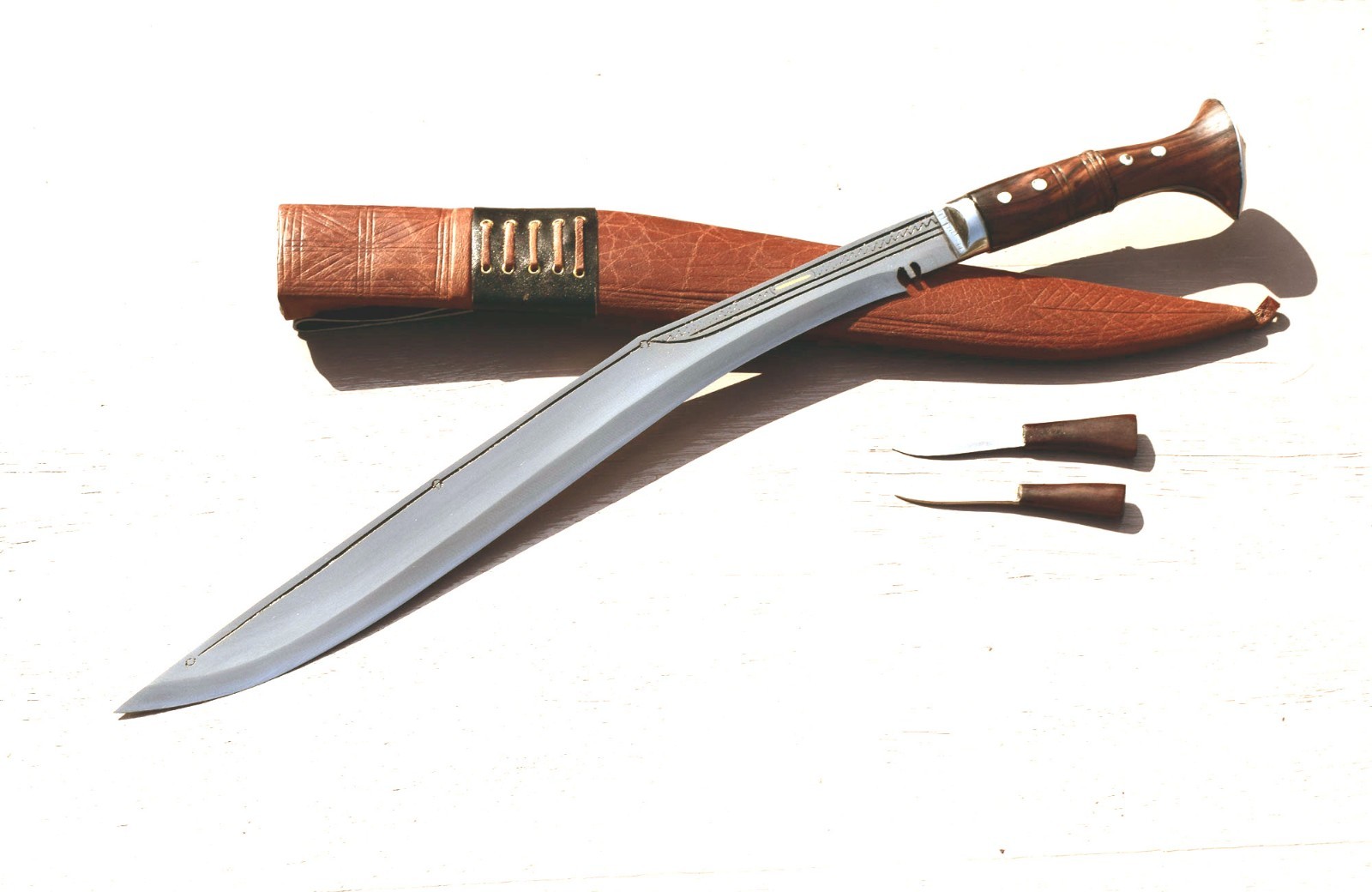 Handmade Nepalese/long traditional Kukri Knife-Sirupate full tang (18″ blade)