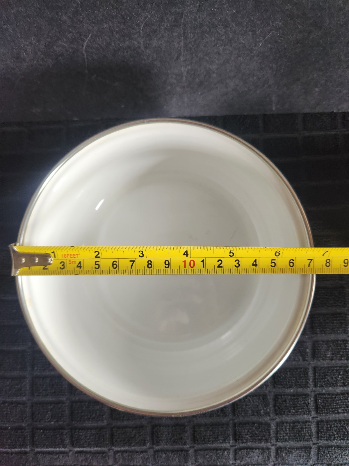 2 Enamelware Nesting Bowls with Multicolored Floral Pattern • 6¾” & 5¾” Diameter