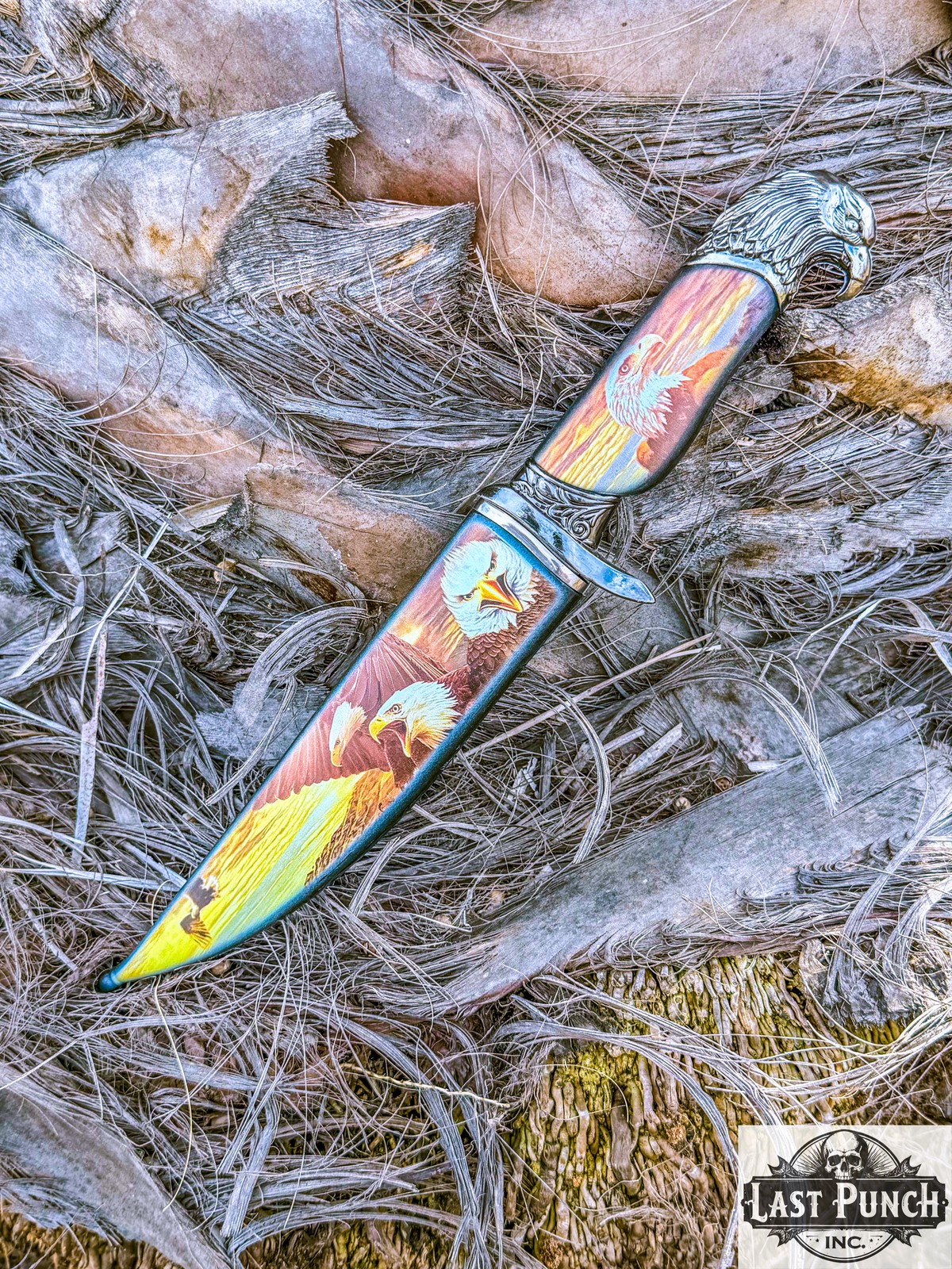 13.5″ Fantasy Dagger Eagle Head Engrave Stainless Steel Blade With Scabbard