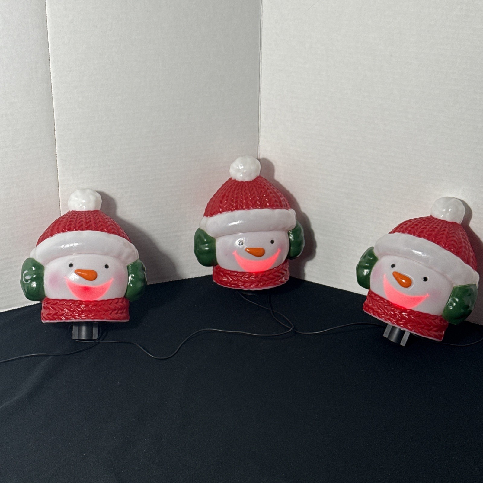 Pan Asian Blow Mold Singing Motion Sensor Light Up Face Changing Snowman SEE VID
