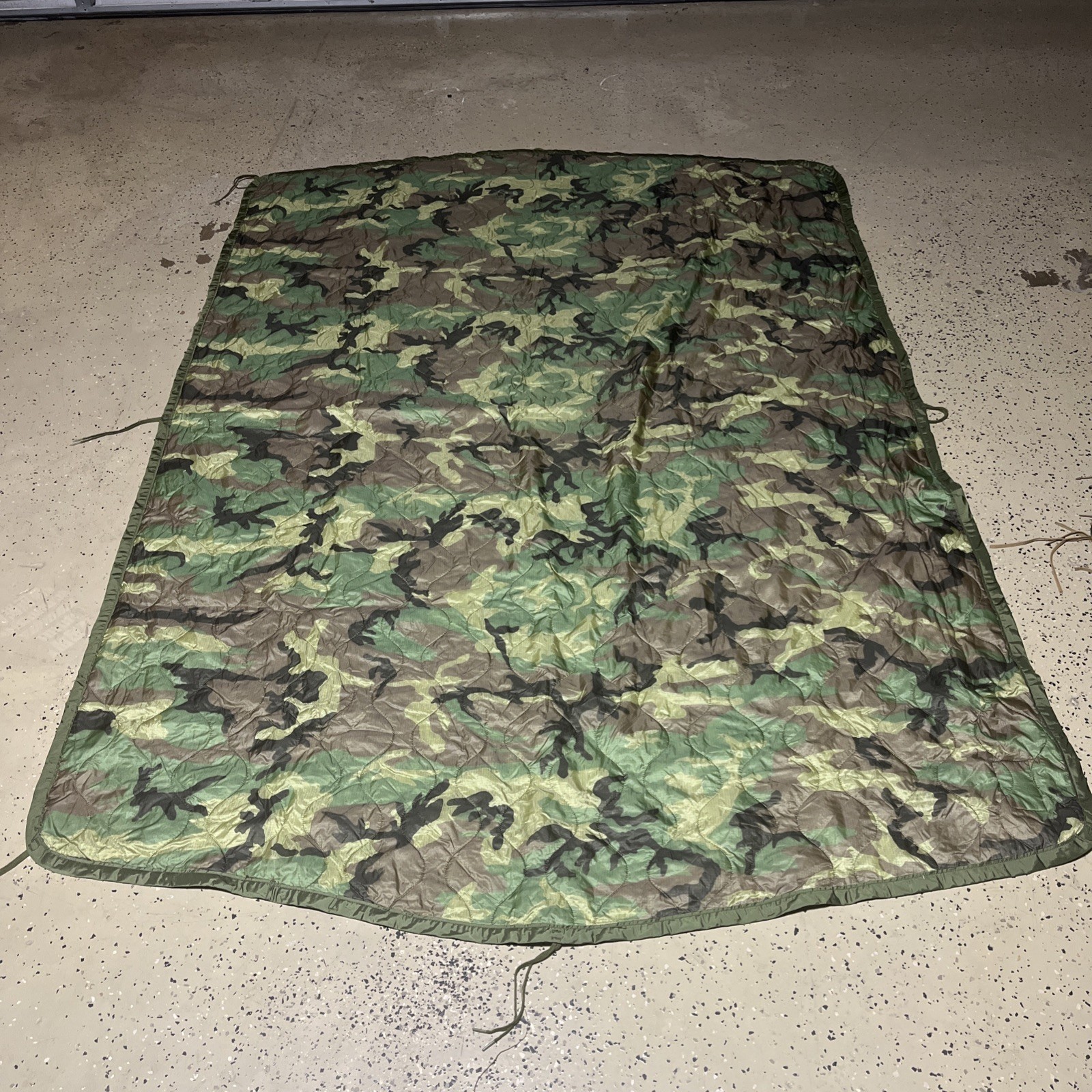 Genuine US Military Poncho Liners Woodland Camo 8405-00-889-3683 Woobie Blanket