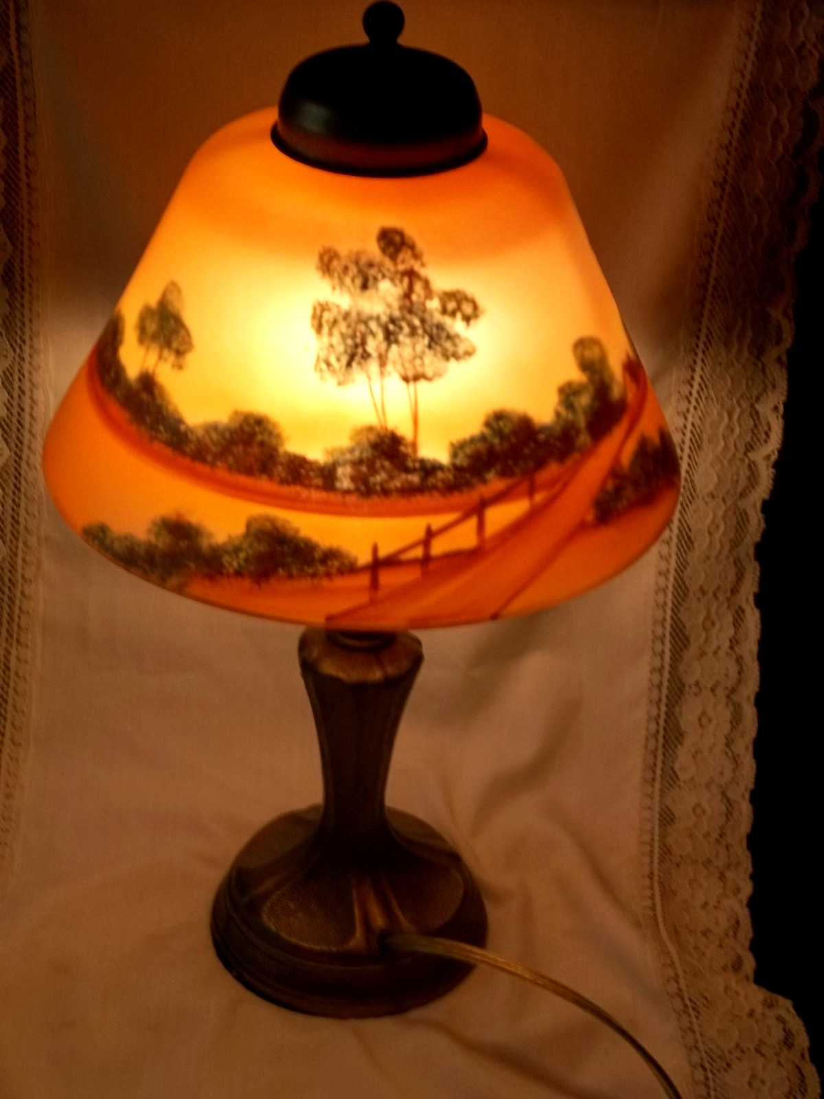 PR REVERSE PAINTED LAMP ATTRIBUTED TO MOE BRIDGESS 14″ X 8.5″