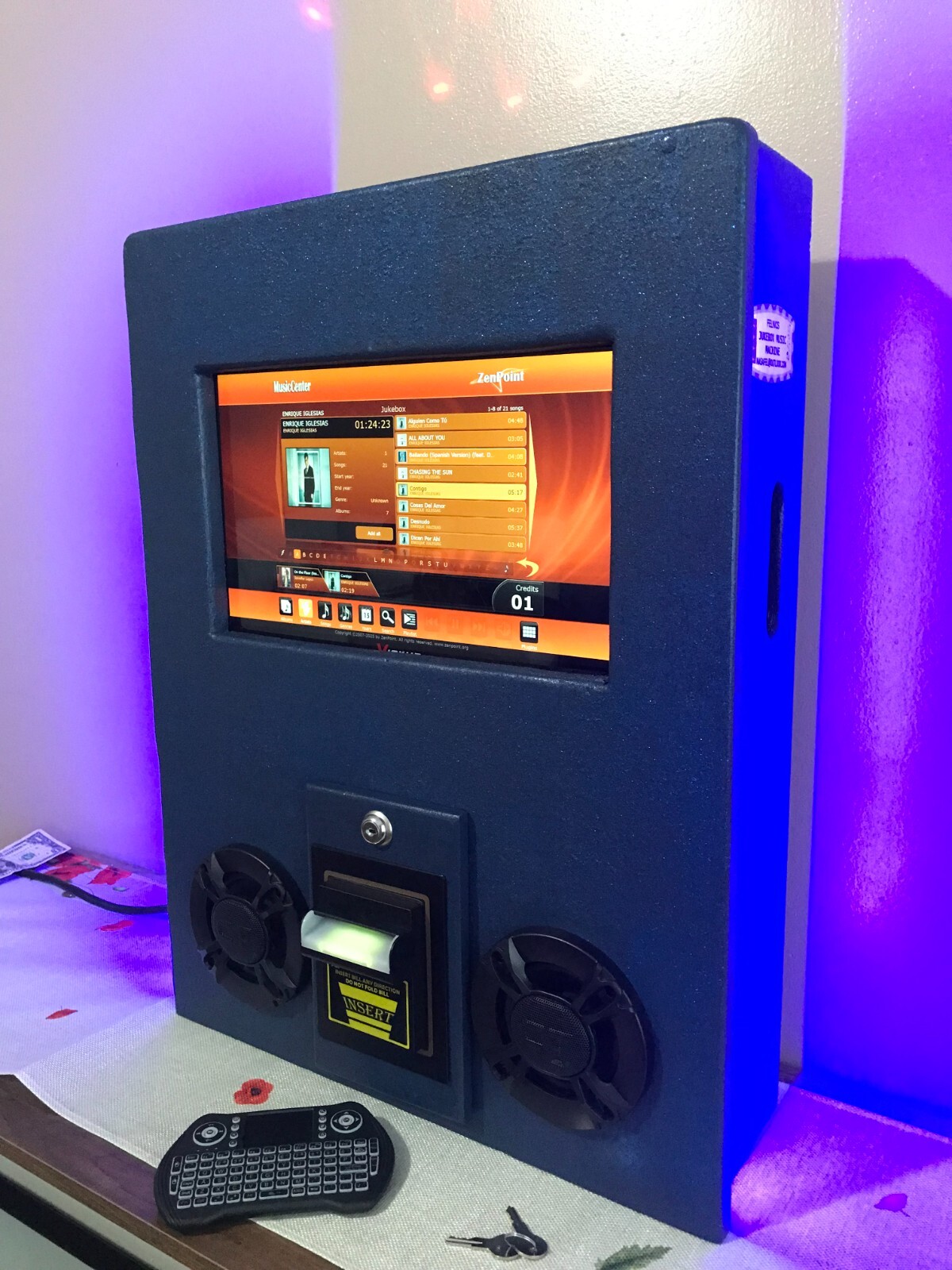 Jukebox music machine Stand Alone Touch Screen System, bar /restaurant, club