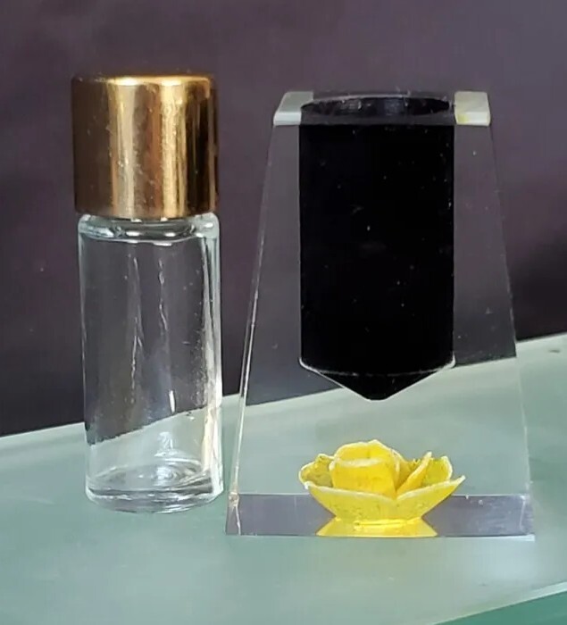 VINTAGE CLEAR & BLACK W. YELLOW FLOWER, LUCITE PERFUME BOTTLE HOLDER W. BOTTLE