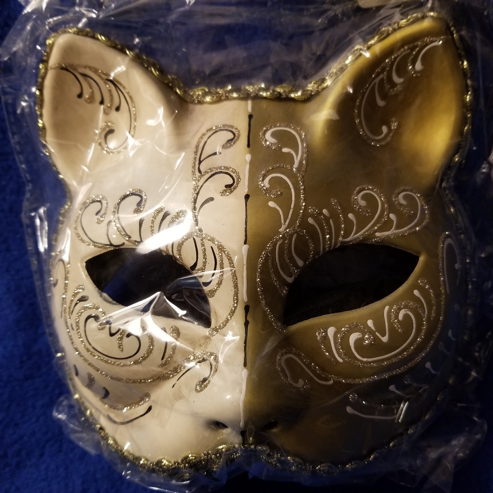 Cat Eye Mask Masquerade Party Venetian Style – 2 Tone Gold Glittery – New!