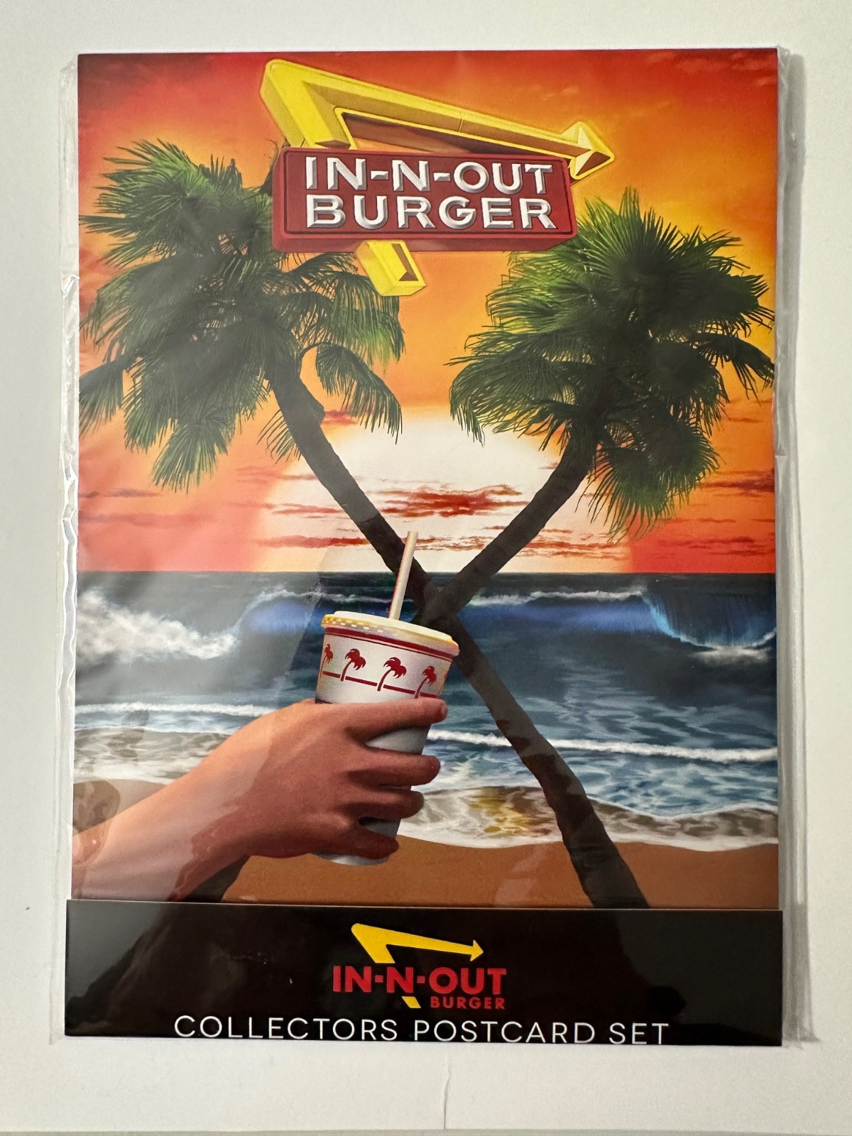IN-N-OUT BURGER Collectors POST CARD Set (6 Total) Brand New – 2017!
