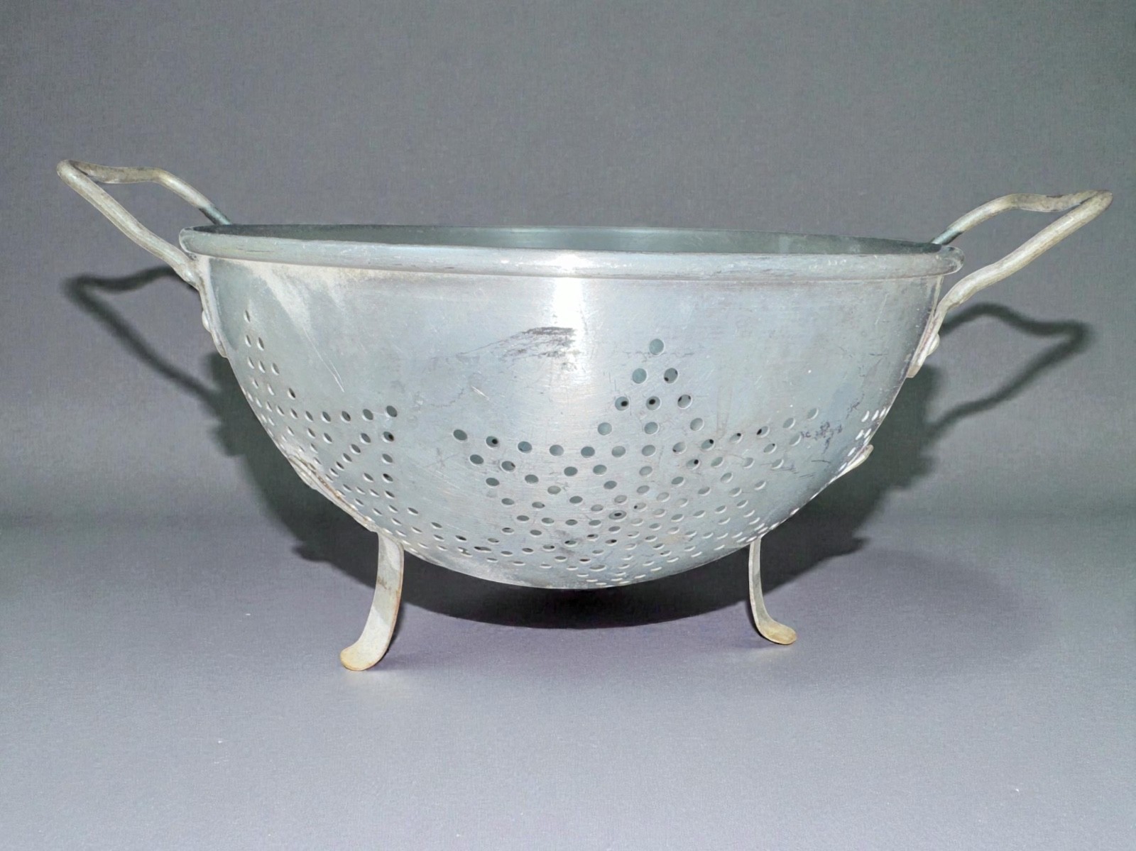 Vintage Colander Strainer Aluminum 3 Footed 7 Star 2 Handles Mirro Made in USA