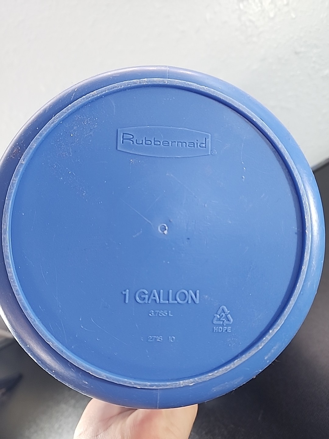 Rubbermaid 1 Gallon Pitcher Blue #2718 With Lid USA Made Vintage