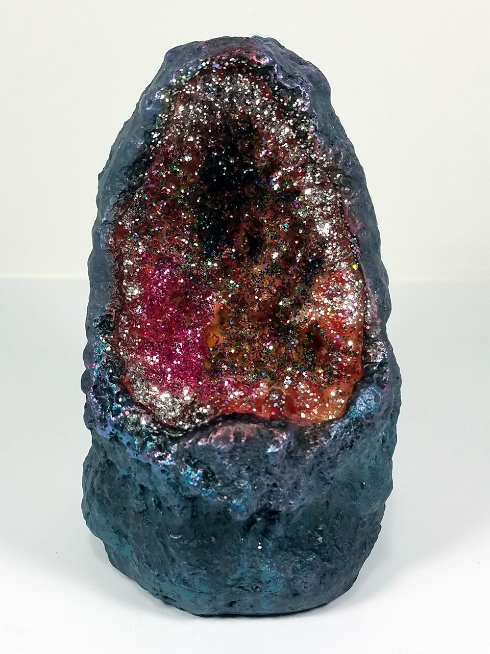 Polyresin Cool Geode Crystal Stone with Cool Color changing Led H – 4″ 71886