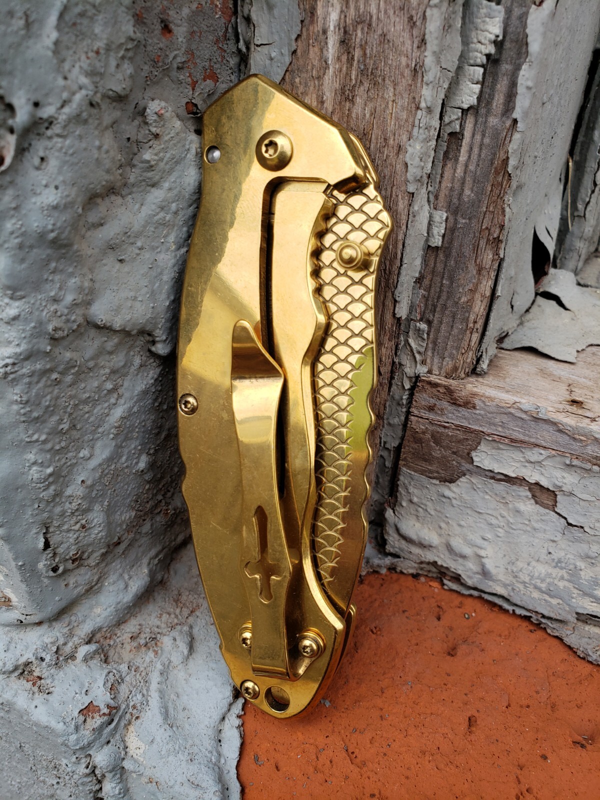 Gold Skulls Dragon Spring Assisted Pocket Knife Frame Lock Tip Up Carry Cross