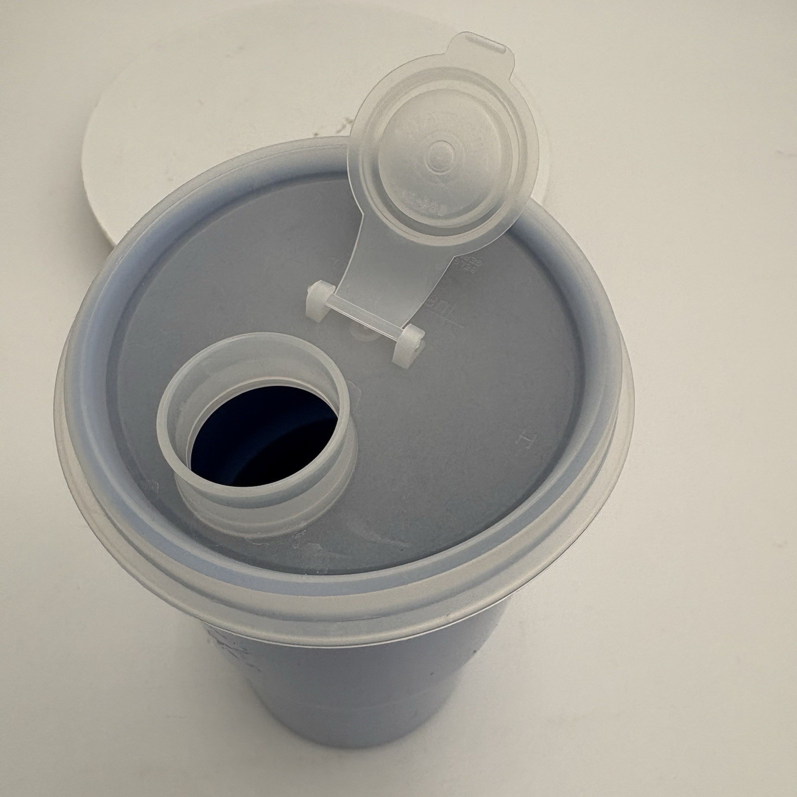 Tupperware Stackable Tumblers 30oz Aqua Blue #2414 With Pour Seal
