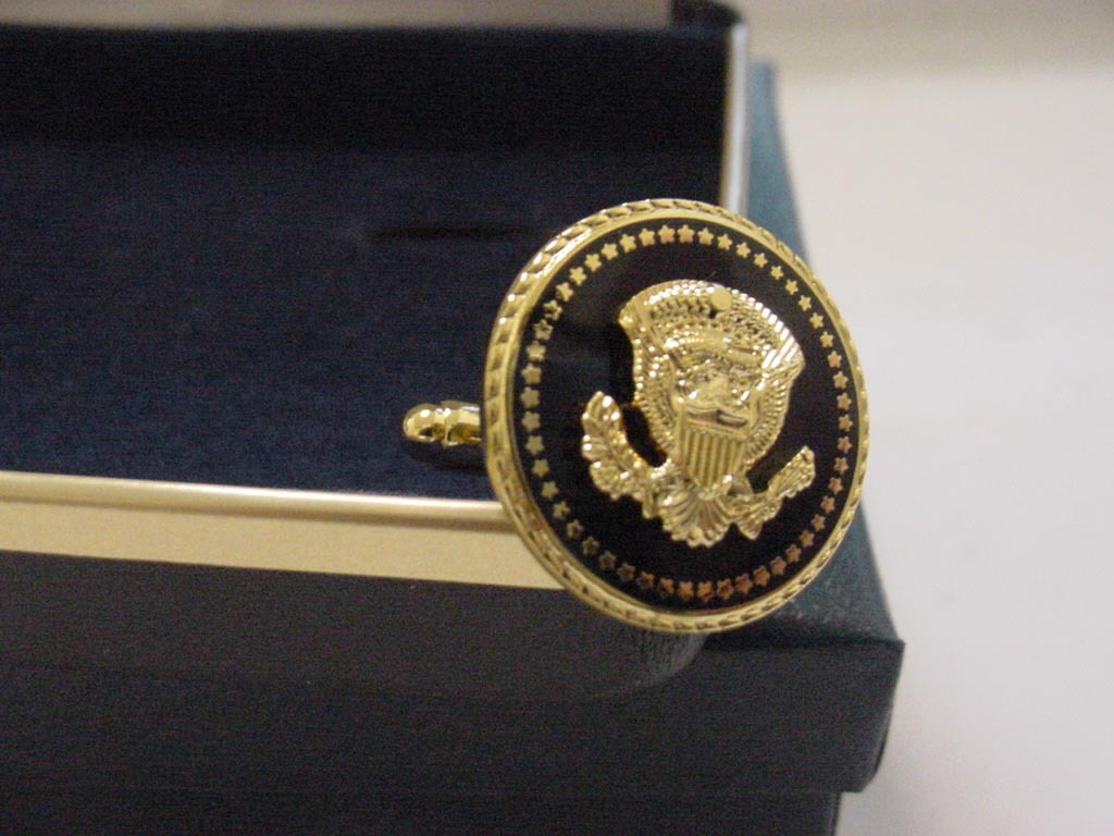 Pair of President TRUMP Cufflinks – Presidential seal